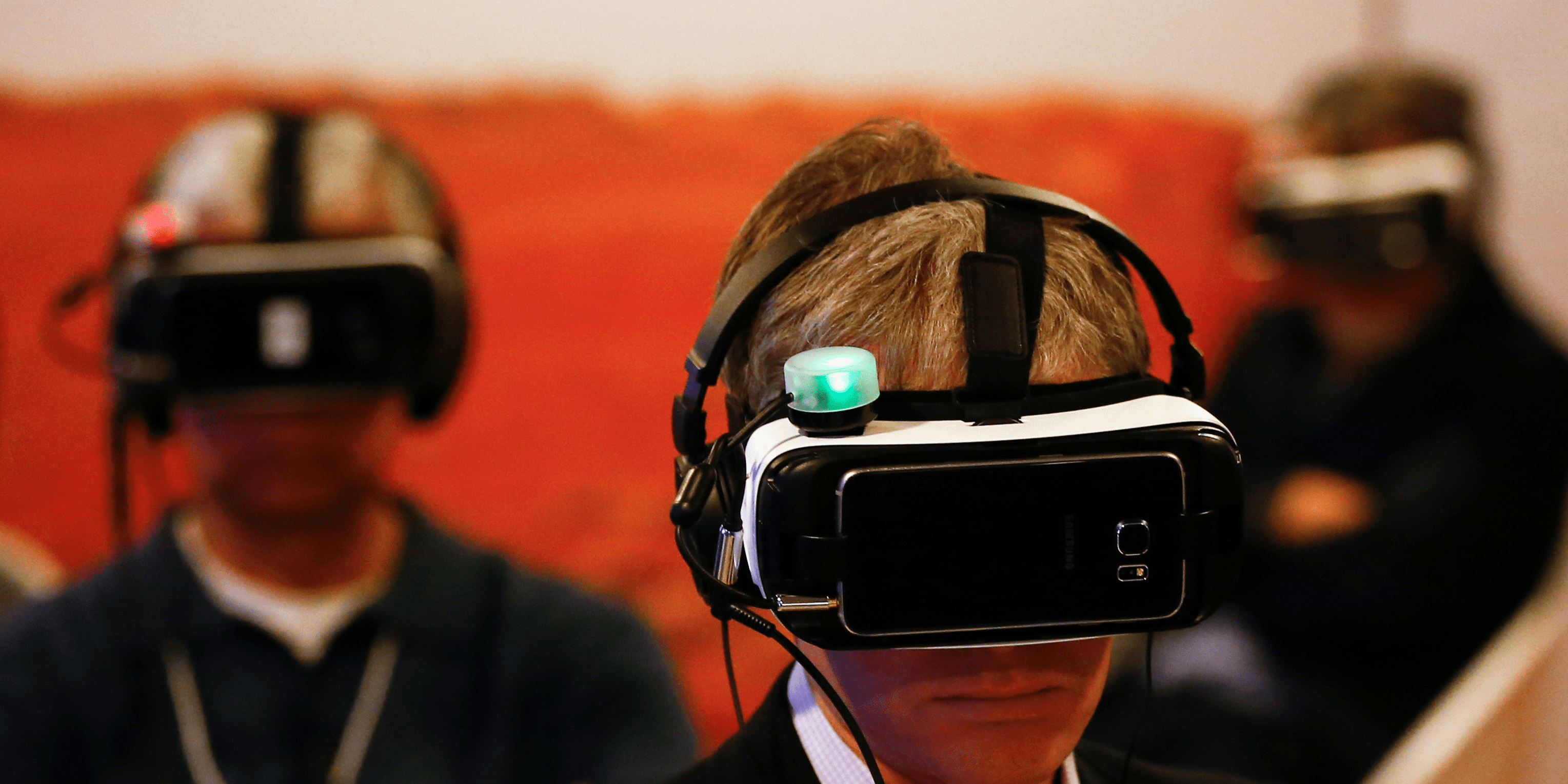 How to Use Virtual Reality to Train Employees During Coronavirus