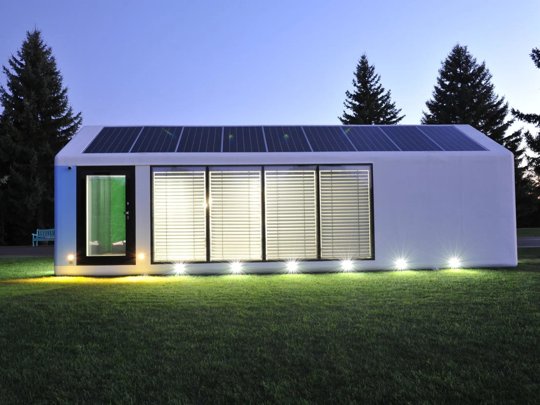 The maker of this 3Dprinted smart tiny home claims it's 'zombieproof