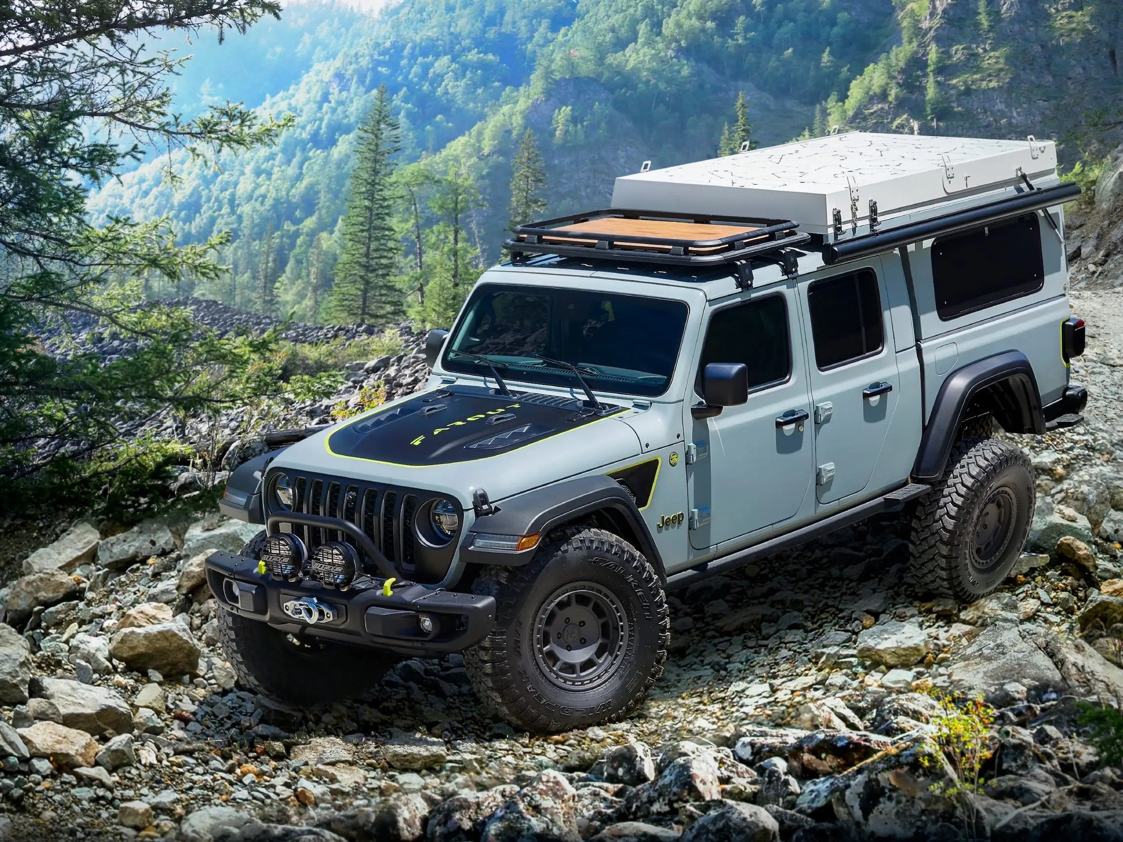 Jeep turned the 2021 Gladiator pickup truck into an RV with a rooftop