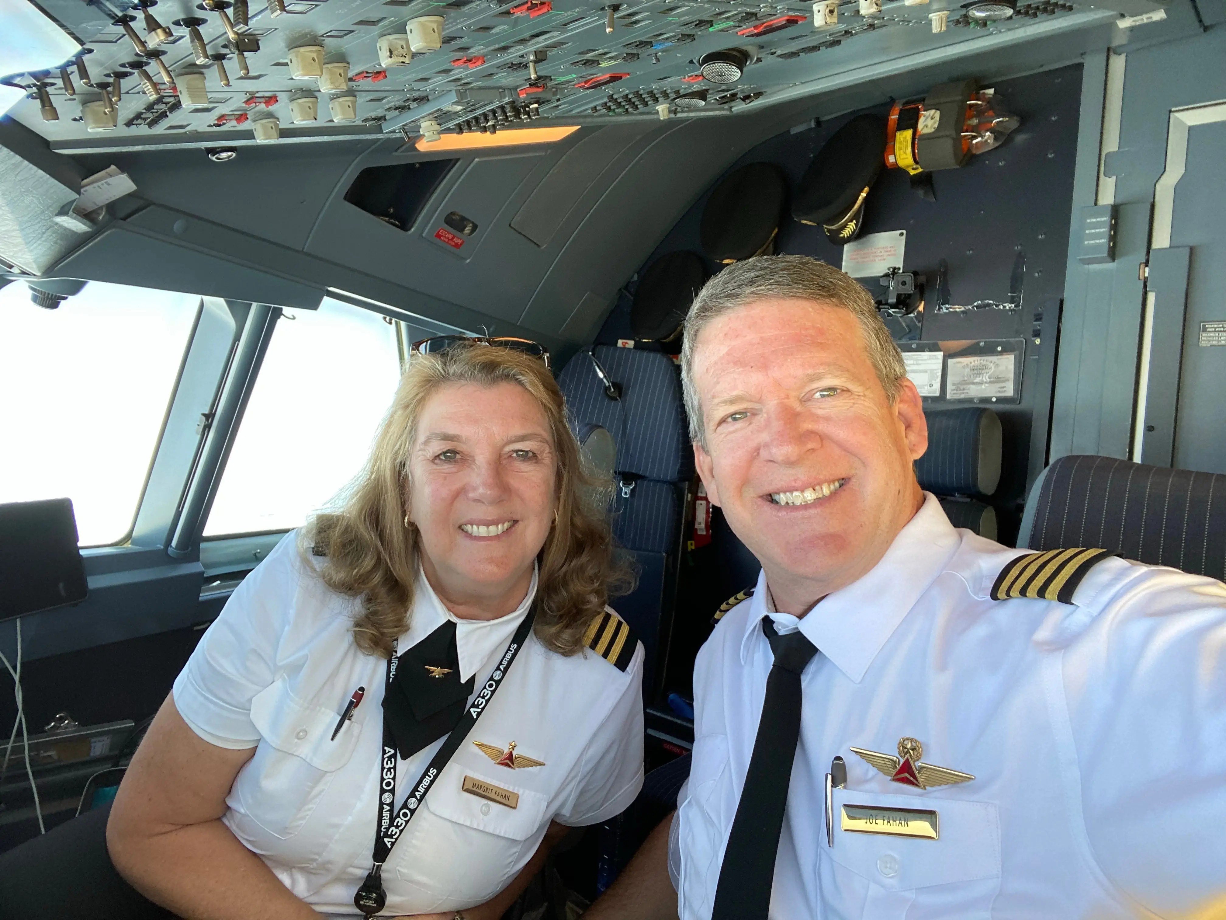 Delta Airline Pilot Uniform