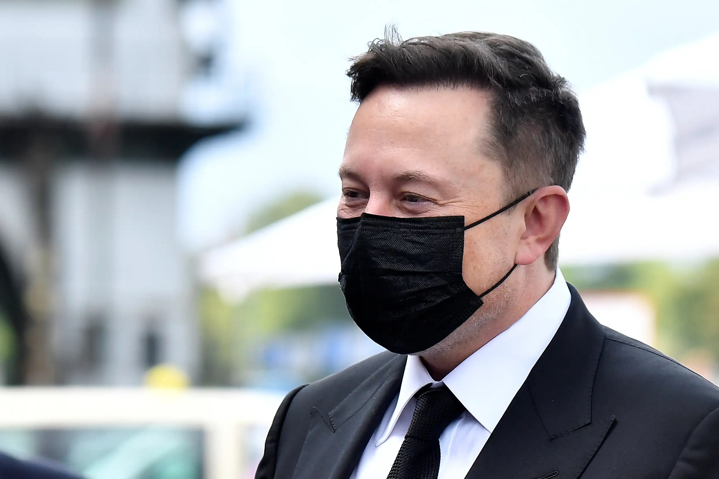 Musk owns a tesla roadster car 0001 (the first one off the production line) from tesla motors Watch Elon Musk test-drive Volkswagen's competing electric ...