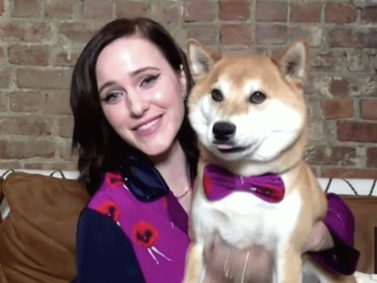 Emmys 2020 Rachel Brosnahan Matched Her Dog During the Ceremony