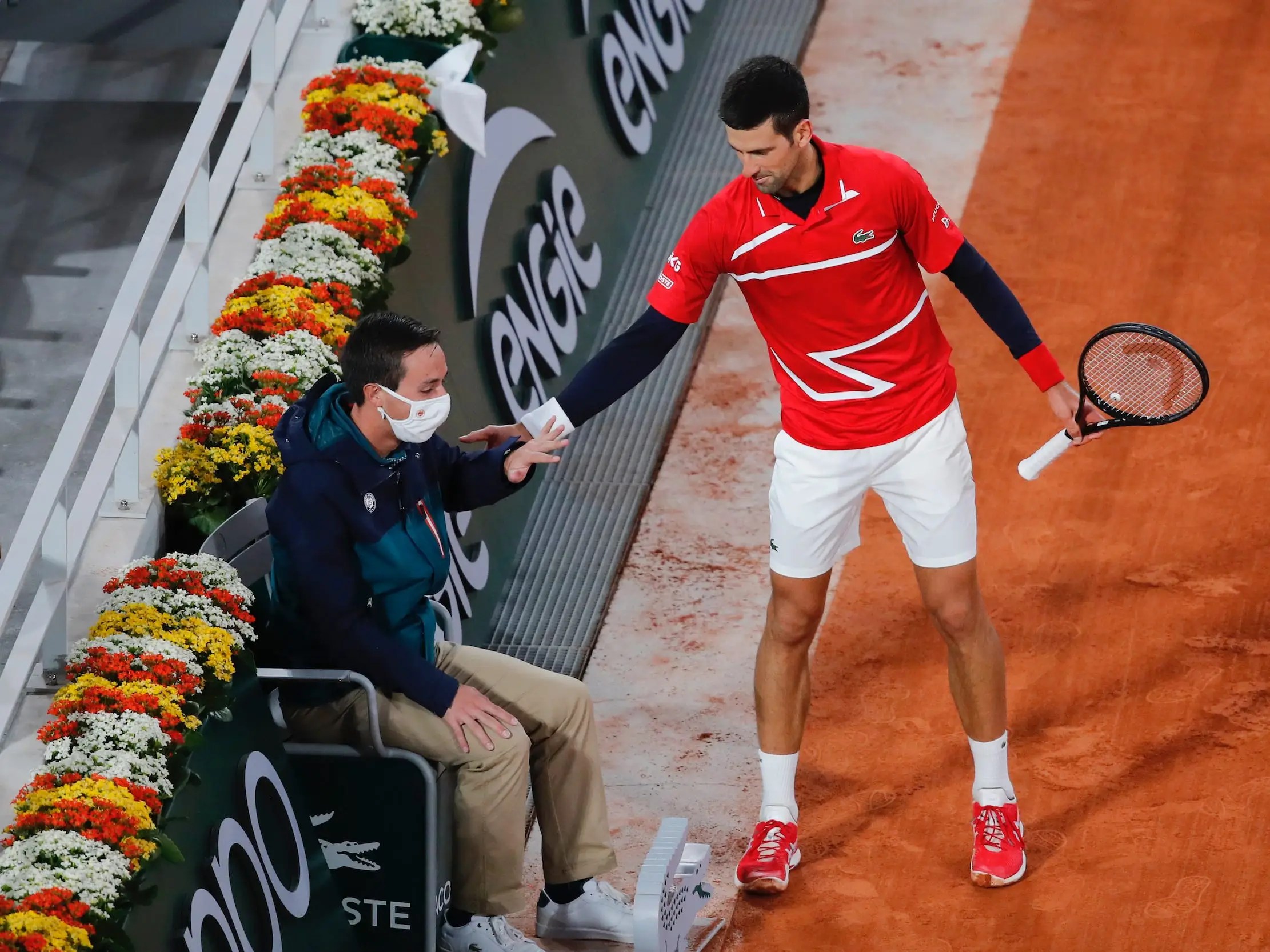 Novak Djokovic accidentally hit a French Open line judge ...