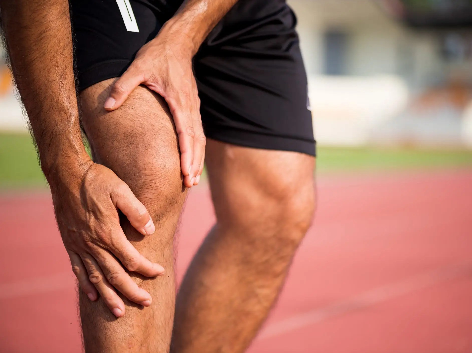 5 common injuries that cause knee pain while running and how to treat
