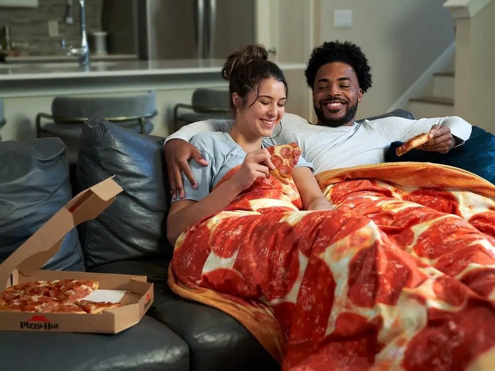 Pizza Hut Sells 150 Pepperoni Pizza Weighted Blanket Business Insider