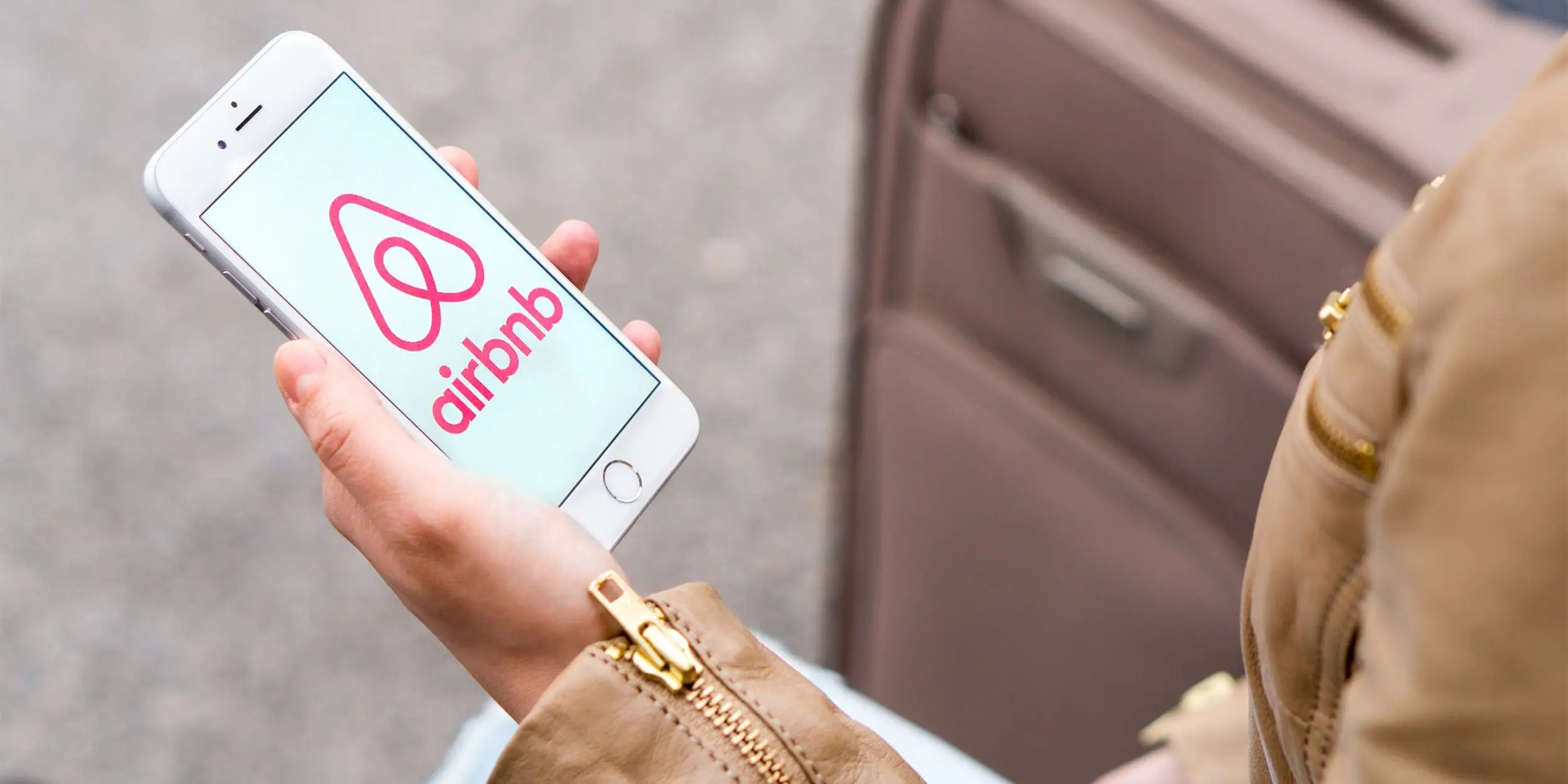 Airbnb and DoorDash plan to target higher valuations for their December