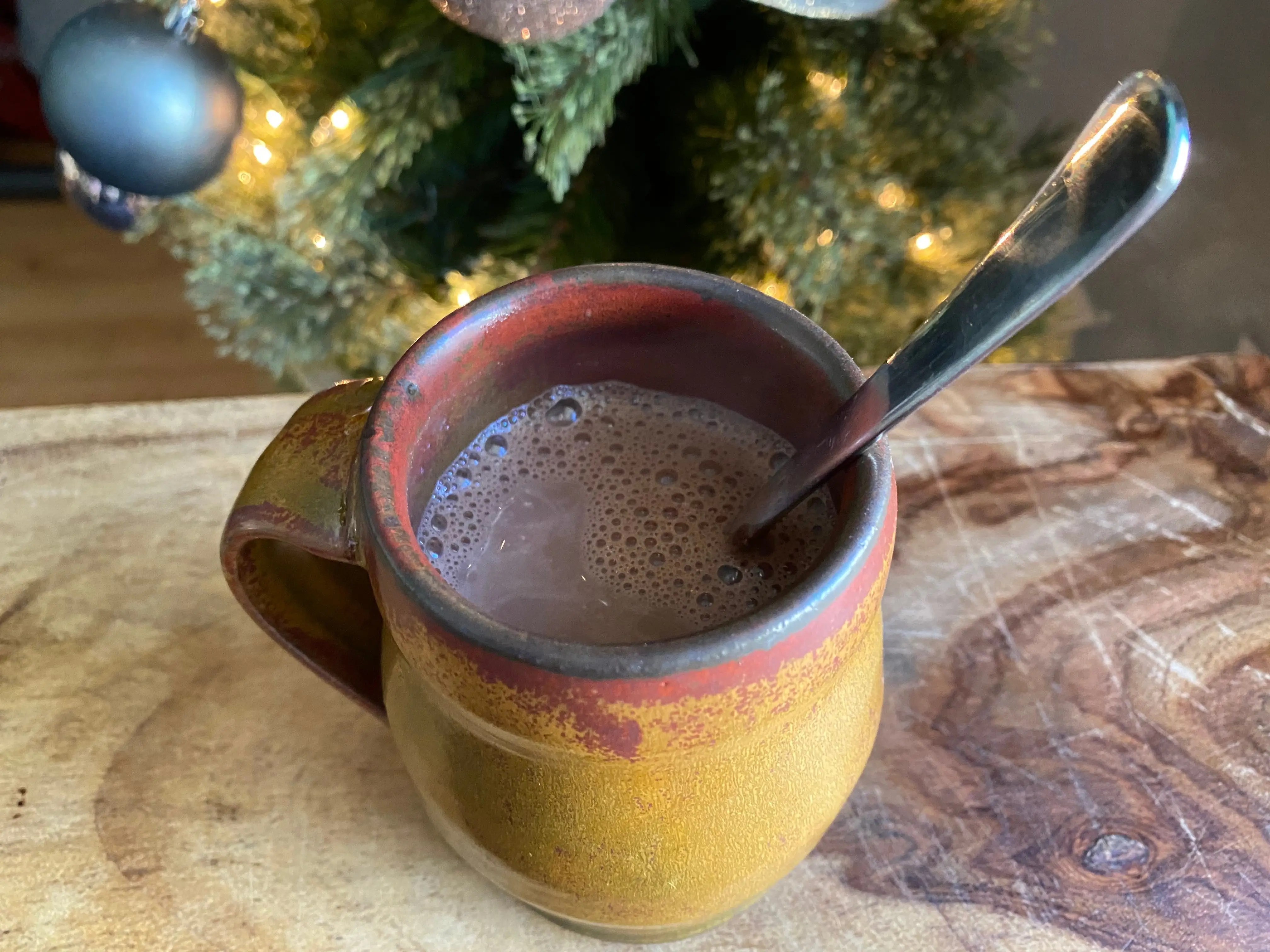 I tried 5 hotchocolate recipes from celebrity chefs, and my favourite is also a little boozy