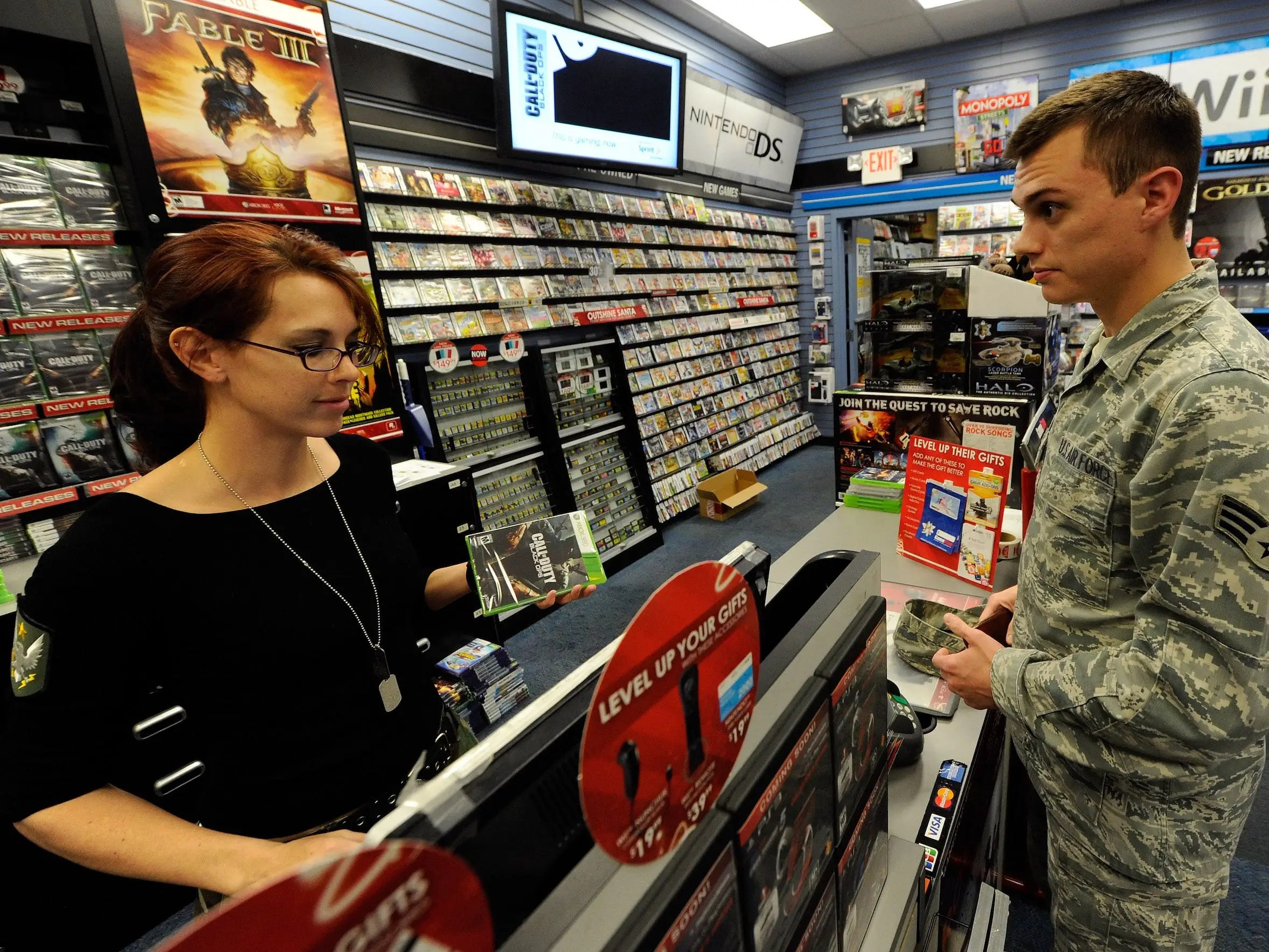 GameStop and AMC move higher after Robinhood removes