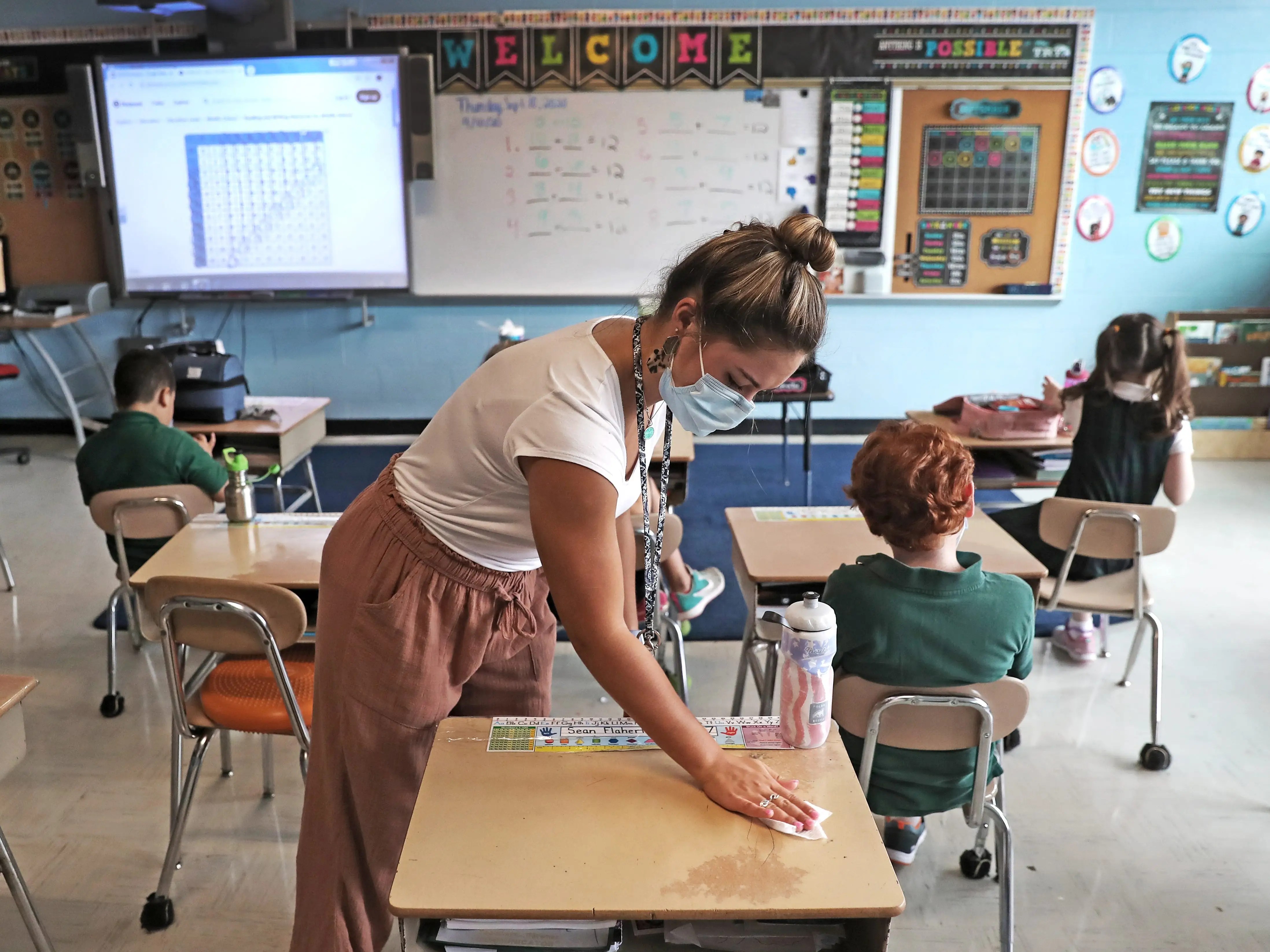 Animation Shows How Fresh Air Can Stem Coronavirus Flow in Classroom