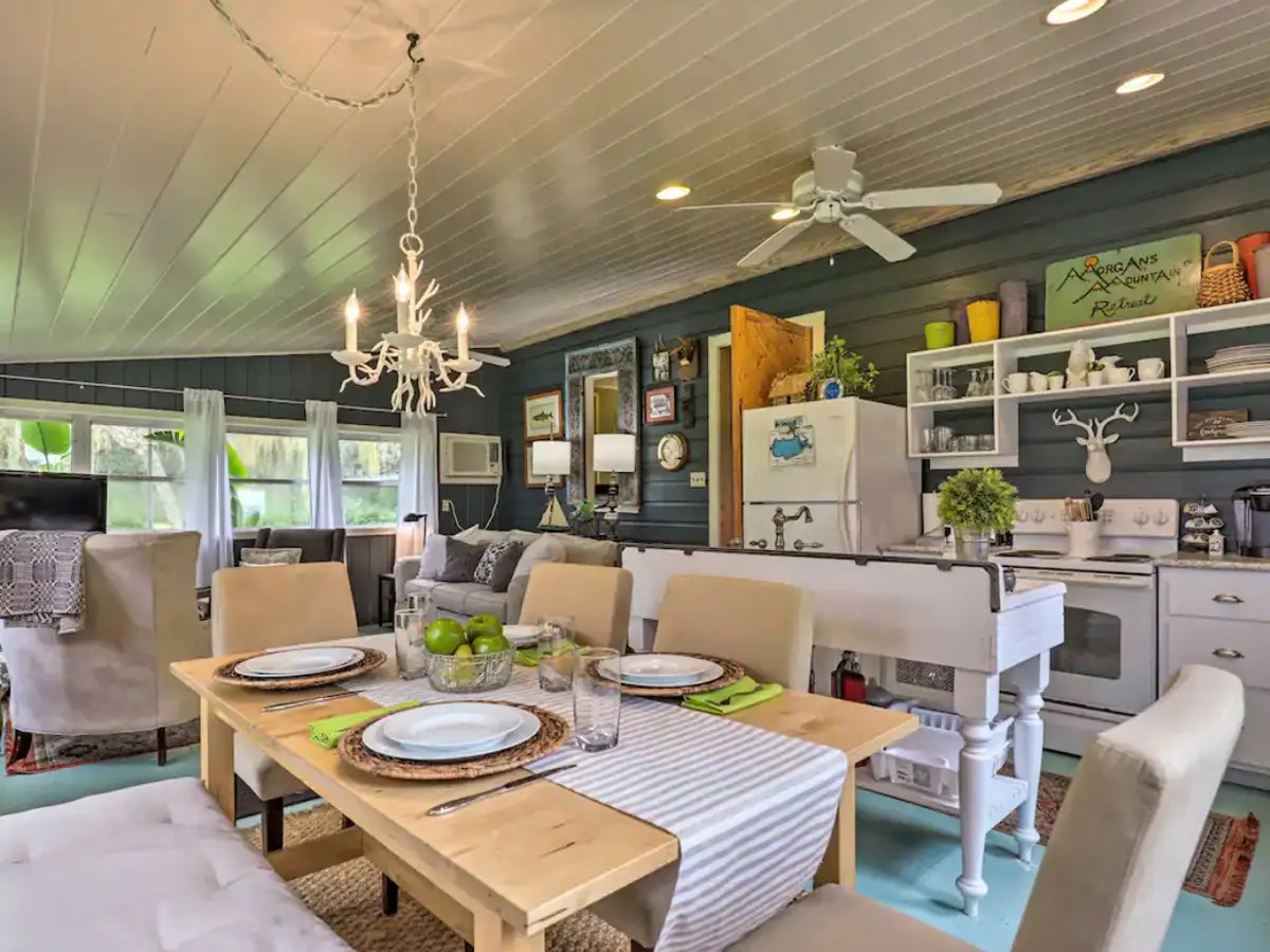 19 stunning Airbnb lake houses with availability to book this spring