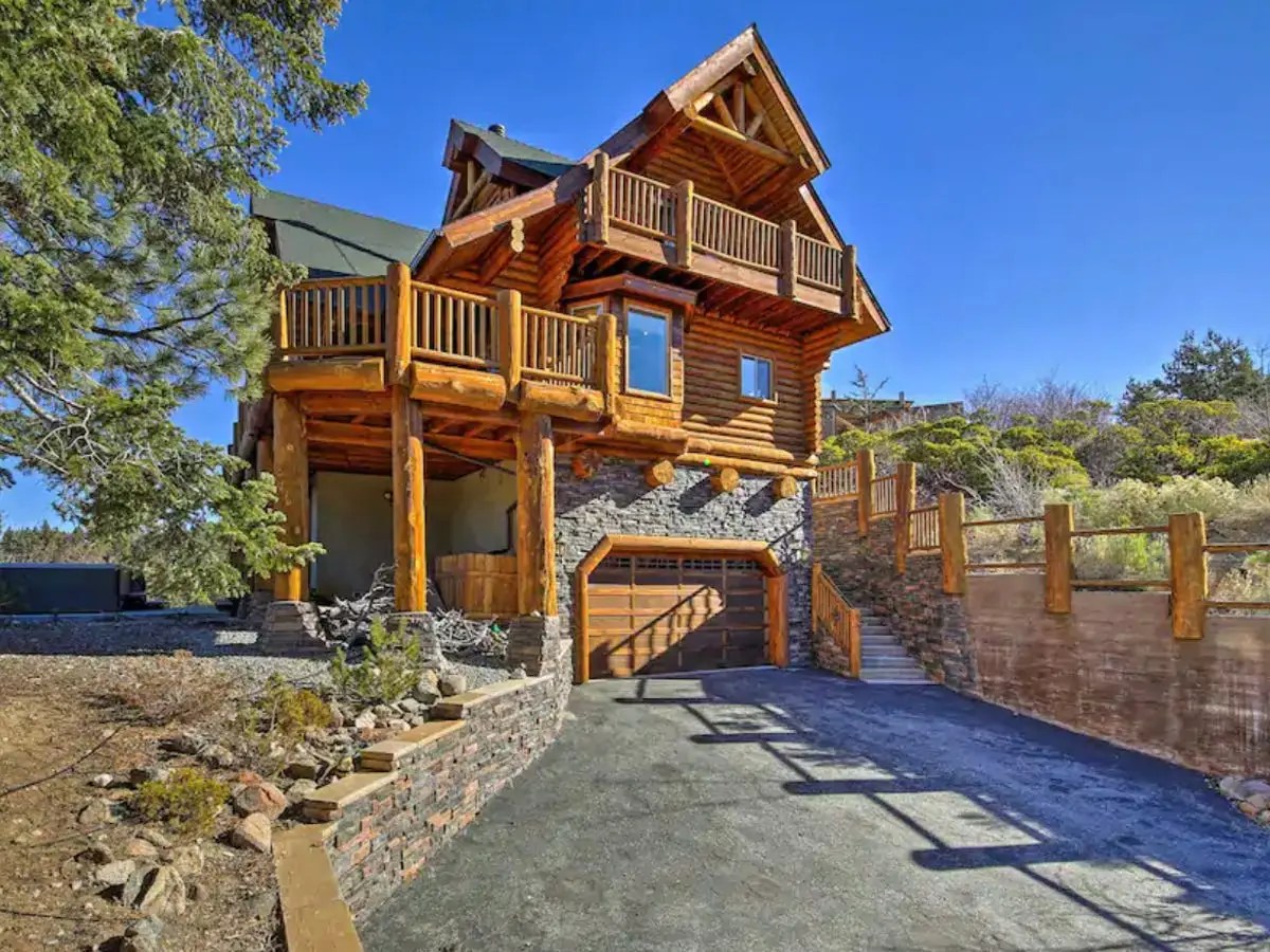 19 stunning Airbnb lake houses with availability to book this spring