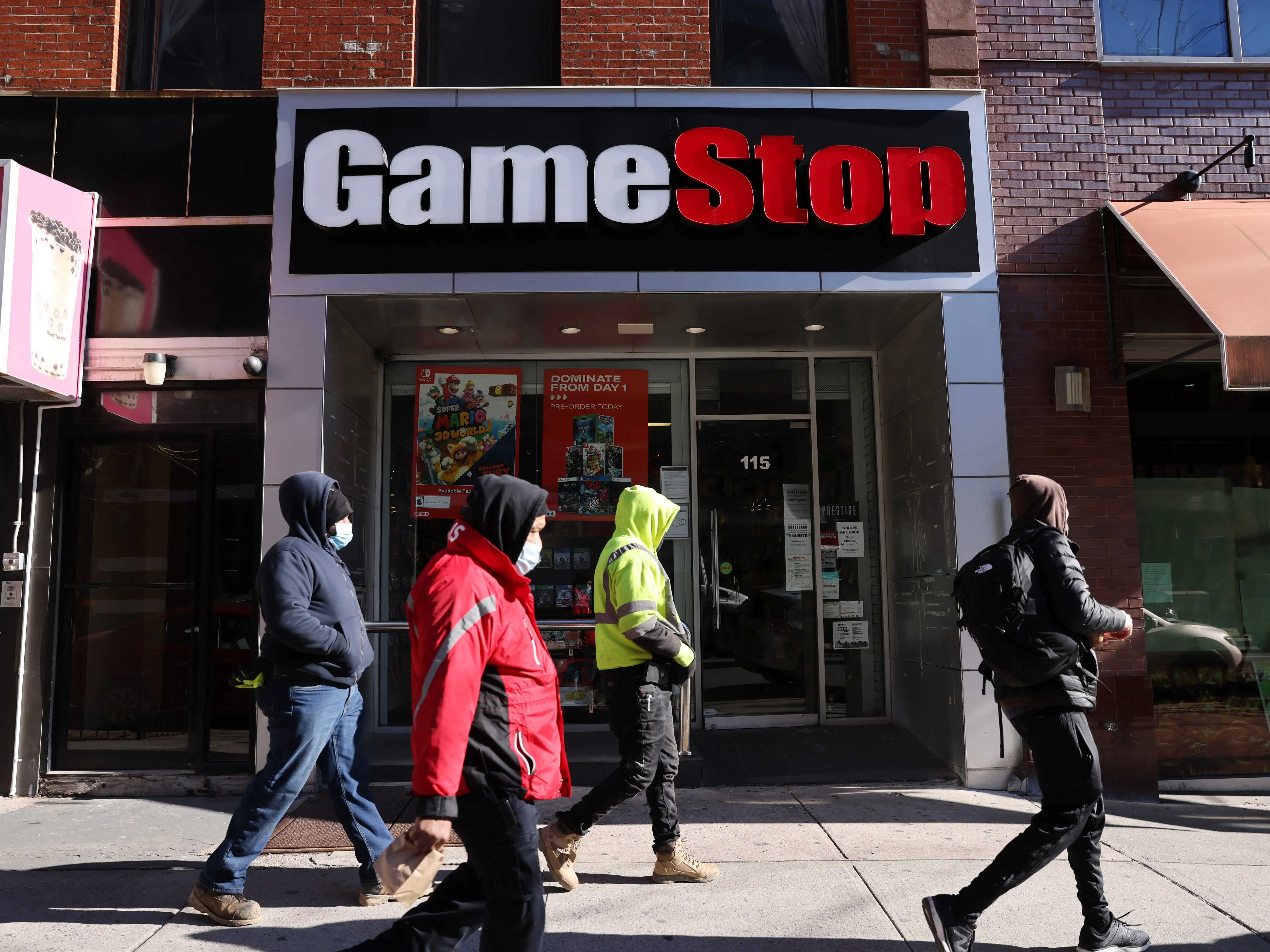 GameStop named an exAmazon fulfillment director as its new COO as the