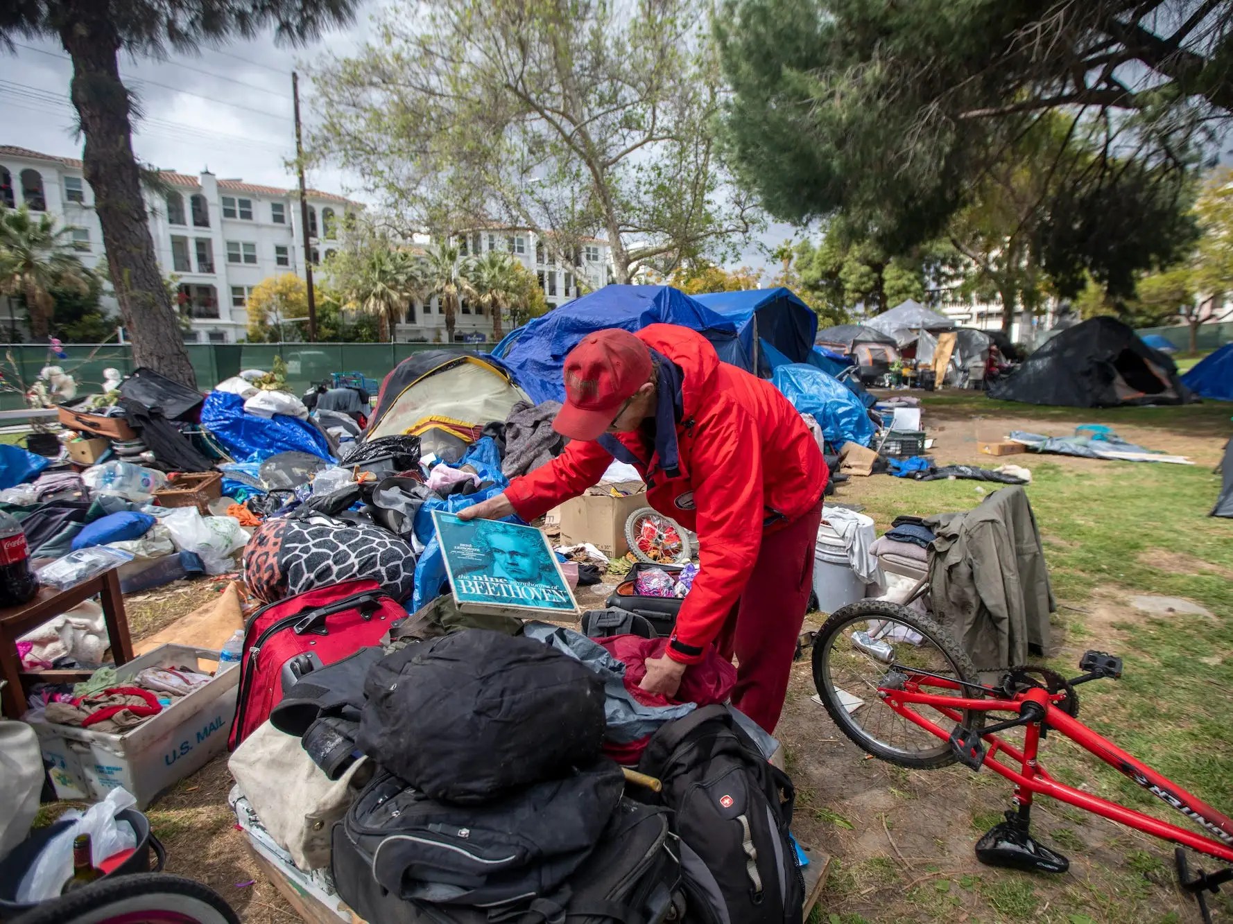 California Town Pays Homeless to Clean Their Tent Sites Business Insider