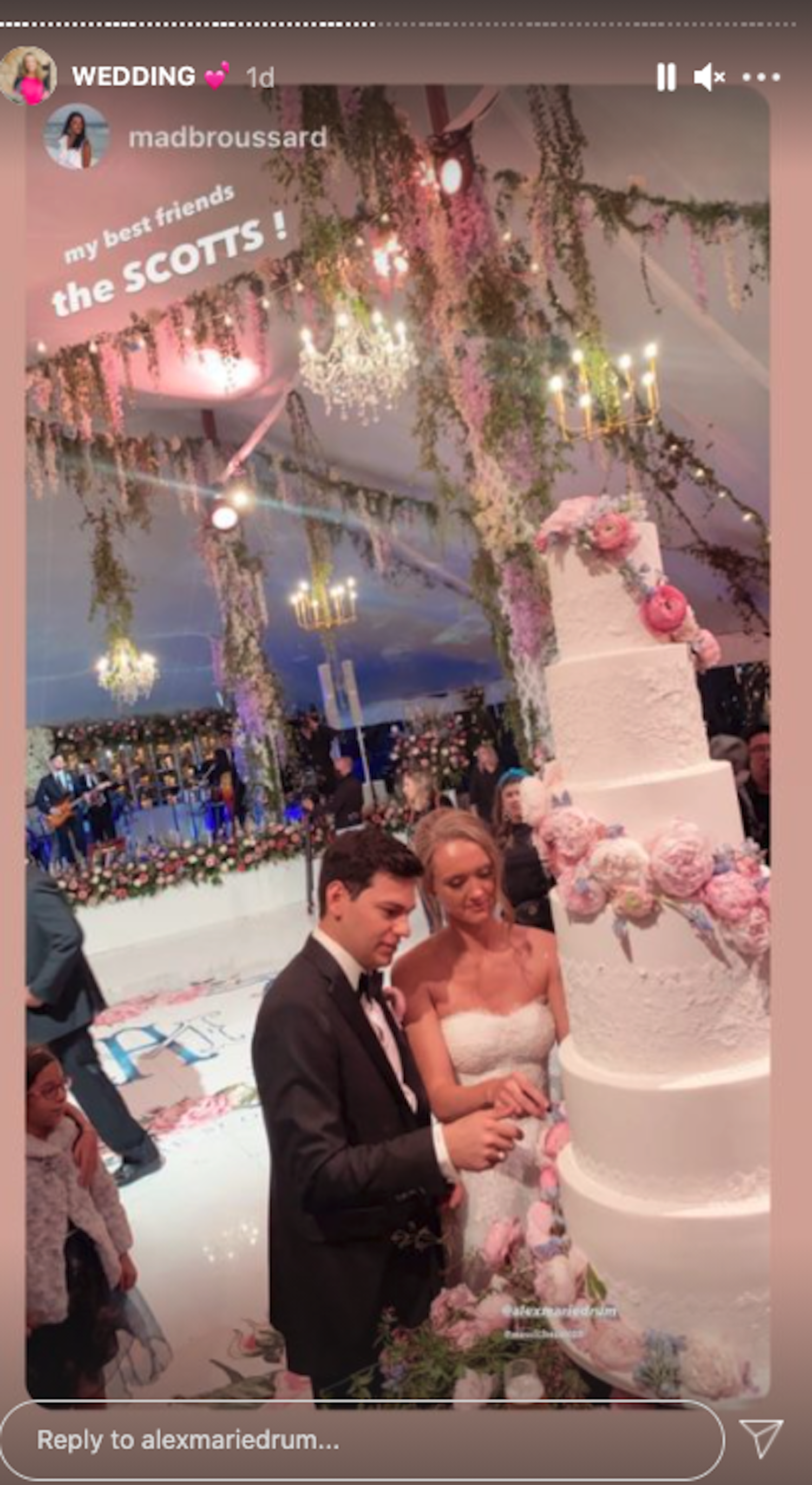 Ree Drummond's daughter got married in an extravagant outdoor wedding