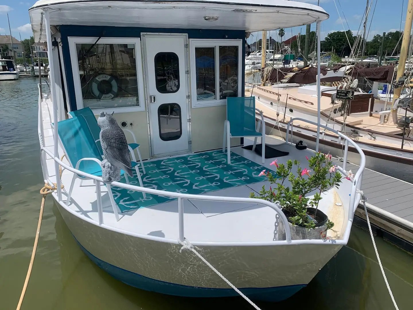 14 docked boats you can book on Airbnb including the original