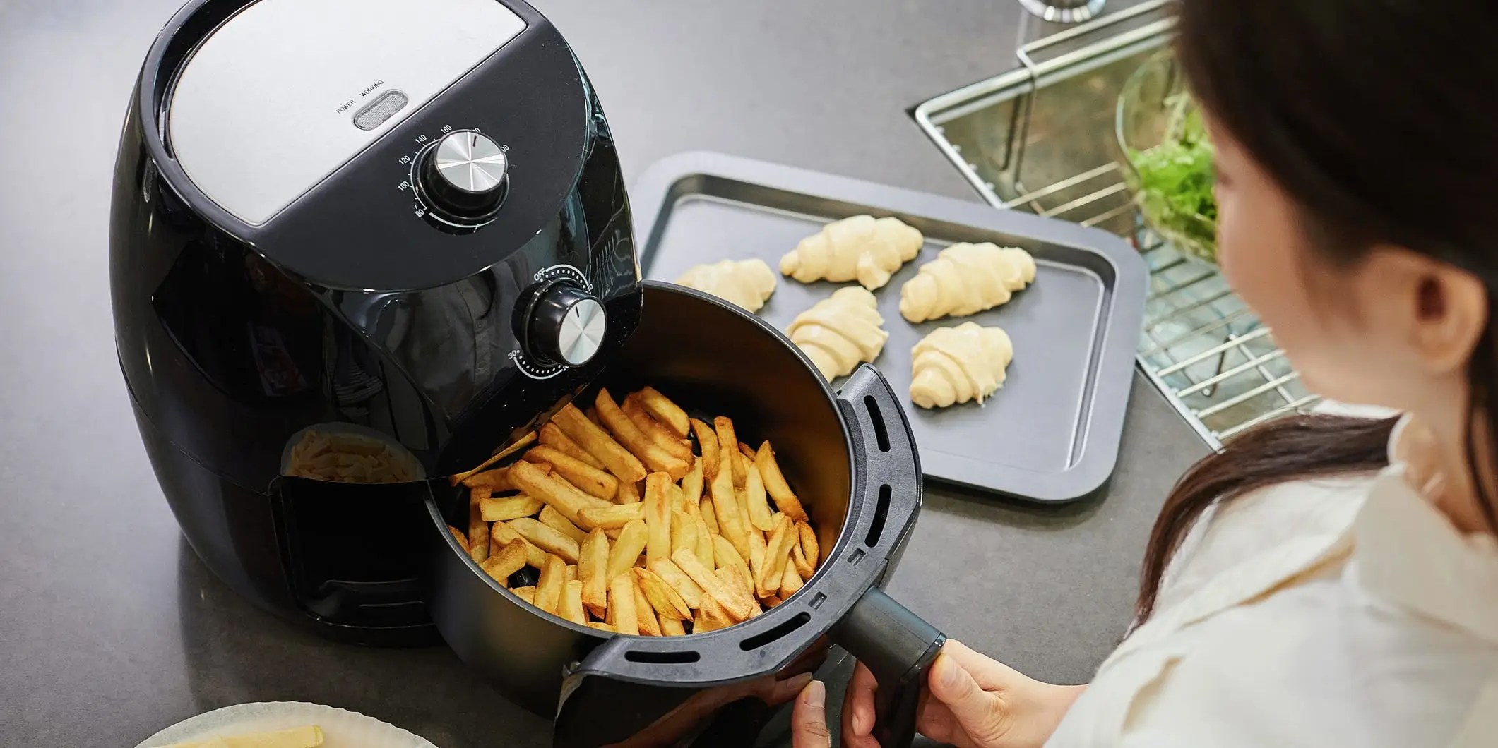 How an air fryer uses convection to create that crispy crunch