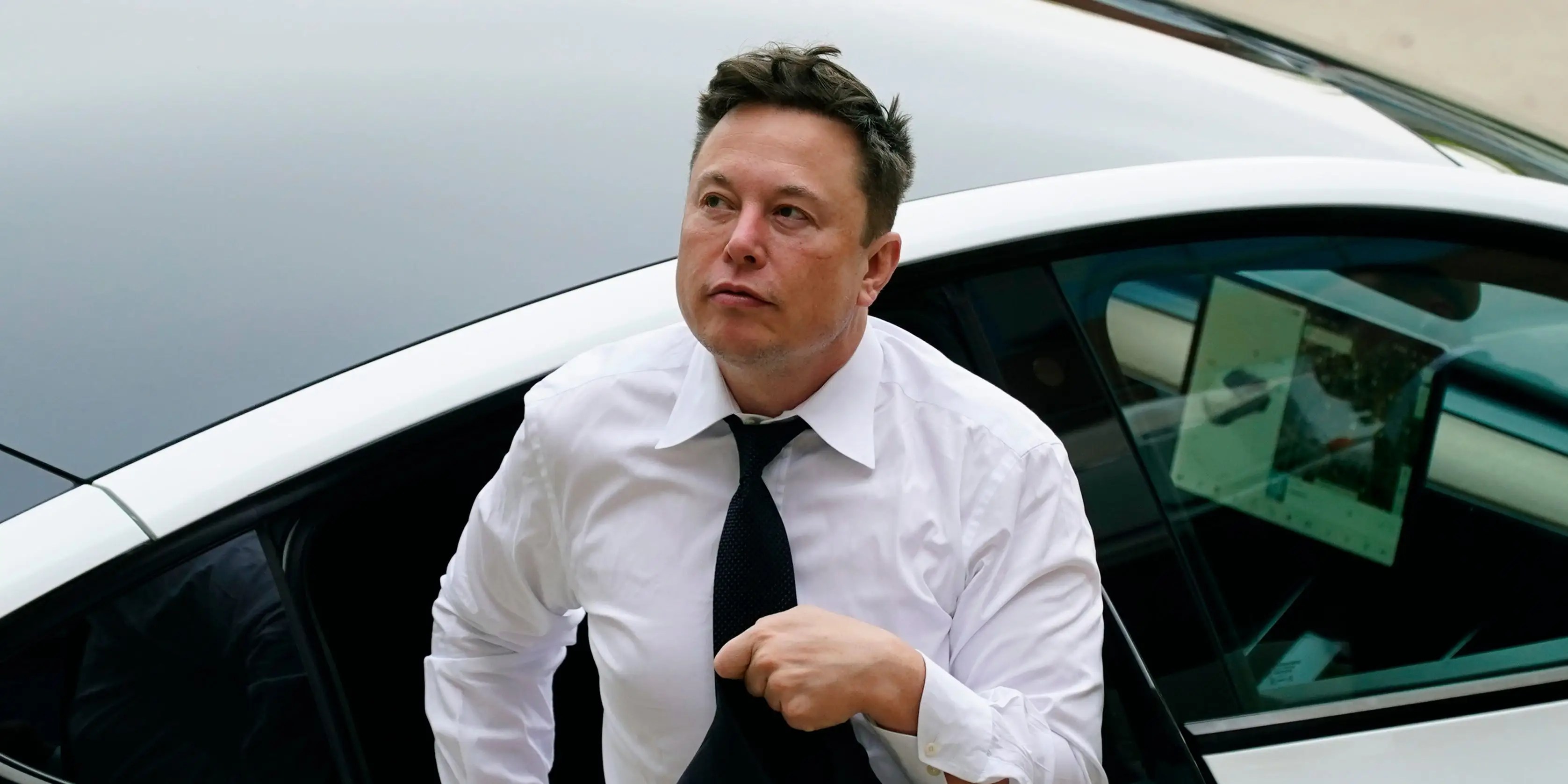 Tesla Faces Lawsuit Over Elon Musk 10 Stock Sales, Warren