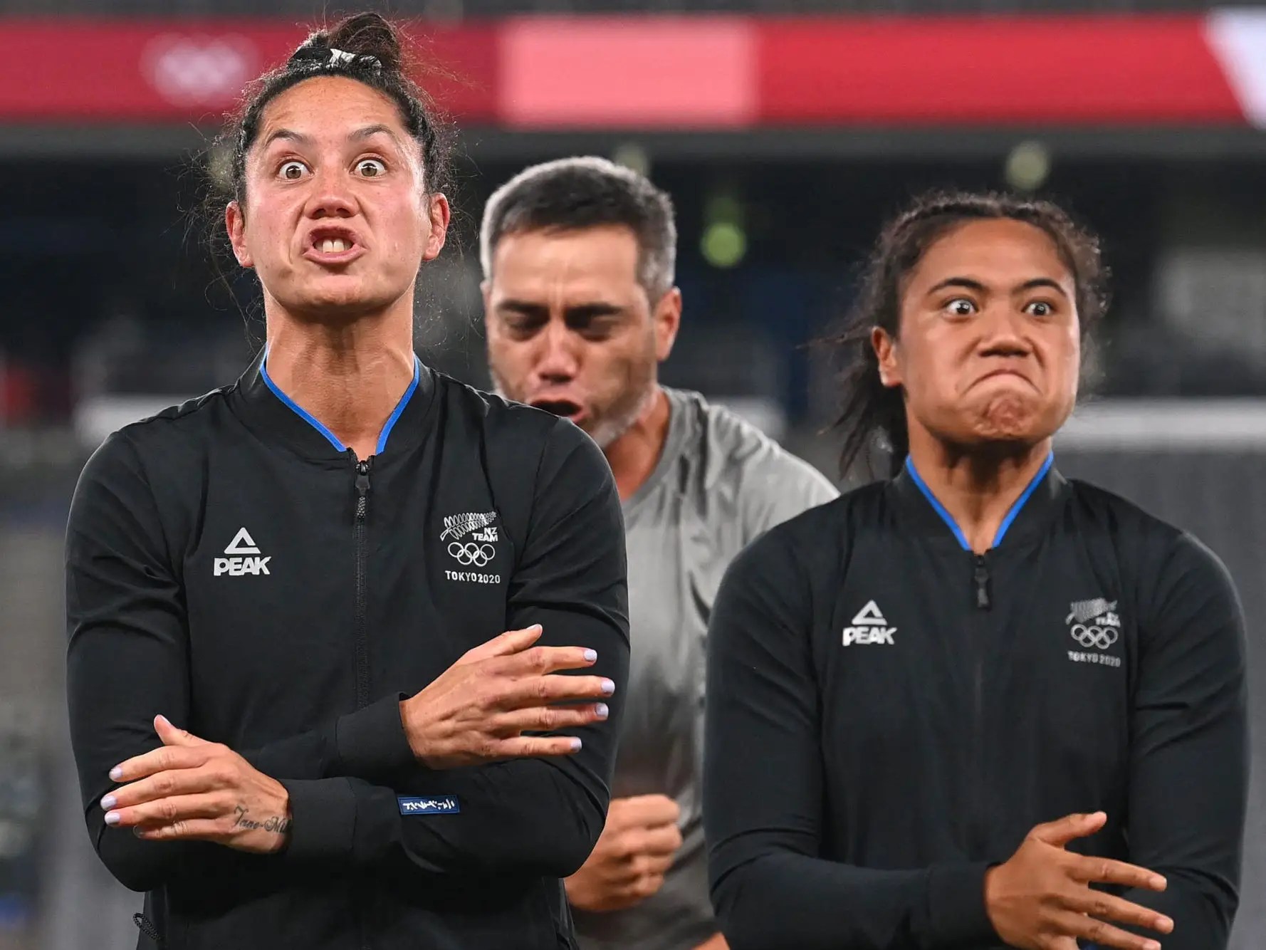 VIDEO New Zealand Women's Rugby Team Celebrates Gold With Haka