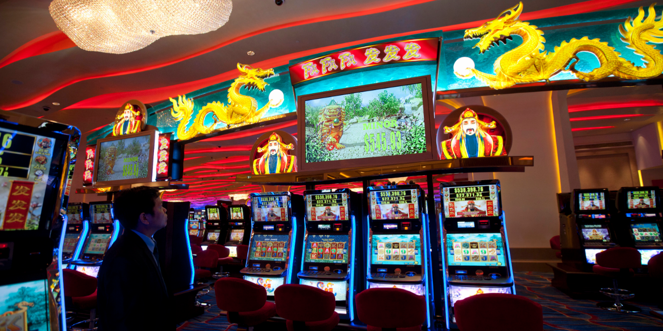 Wynn, Las Vegas Sands Stock Prices Slide on Macau Gambling Review