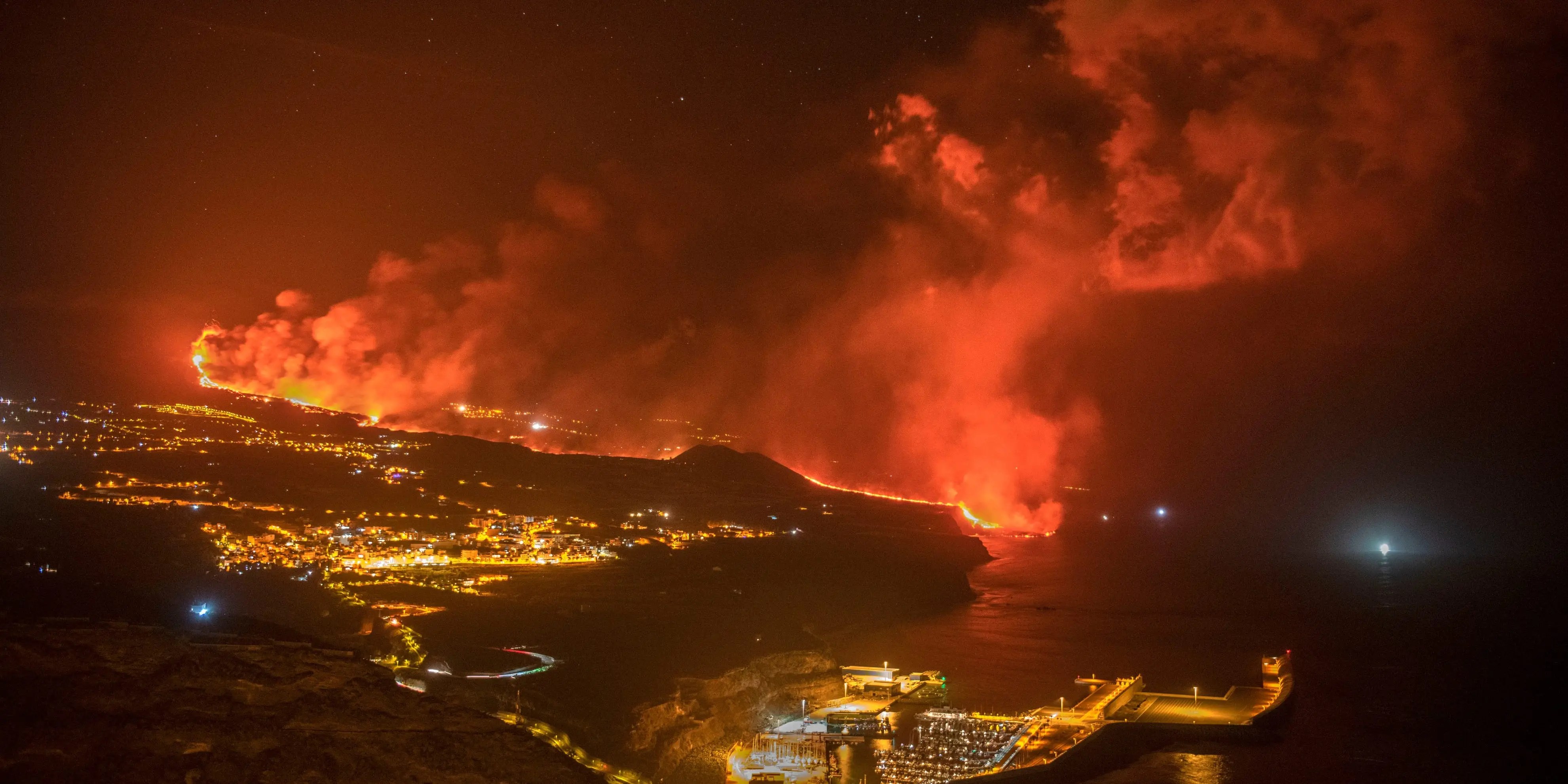 Photos show the Canary Island volcano in the Atlantic, which is