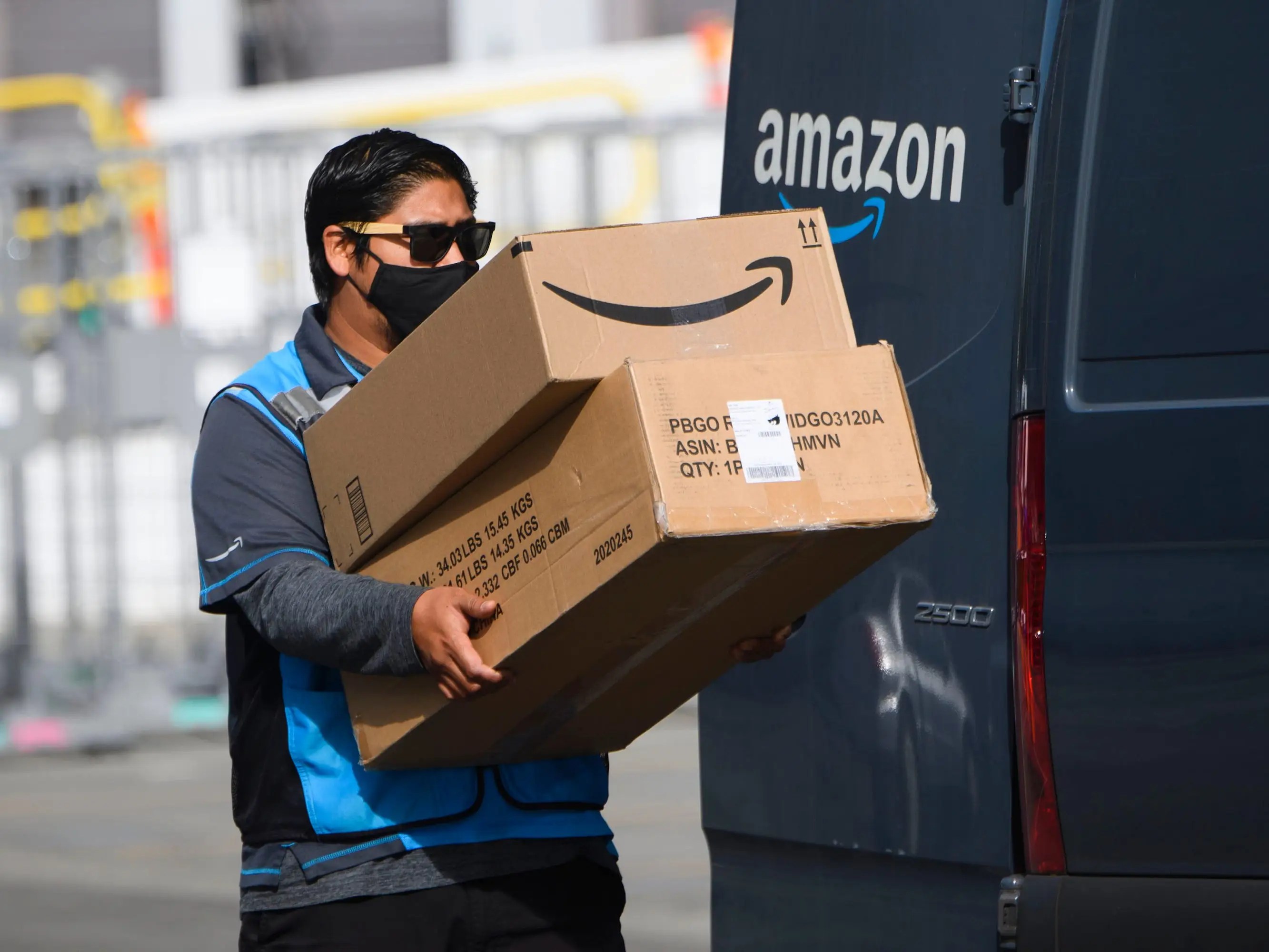 140K Amazon Drivers to Share 60M in Illegally Withheld Tips Business