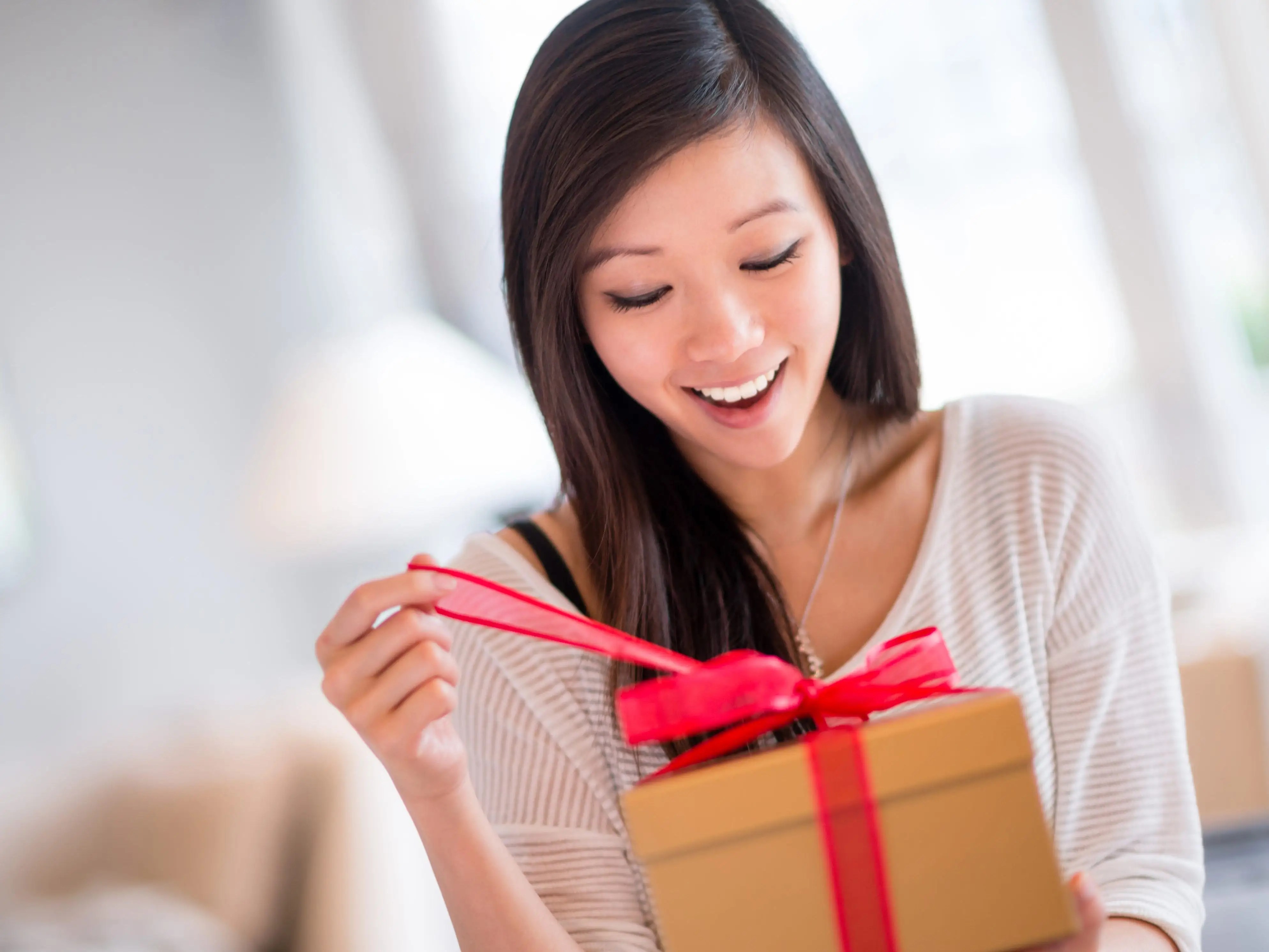 57 meaningful and fun gift ideas for your wife that’ll last longer than