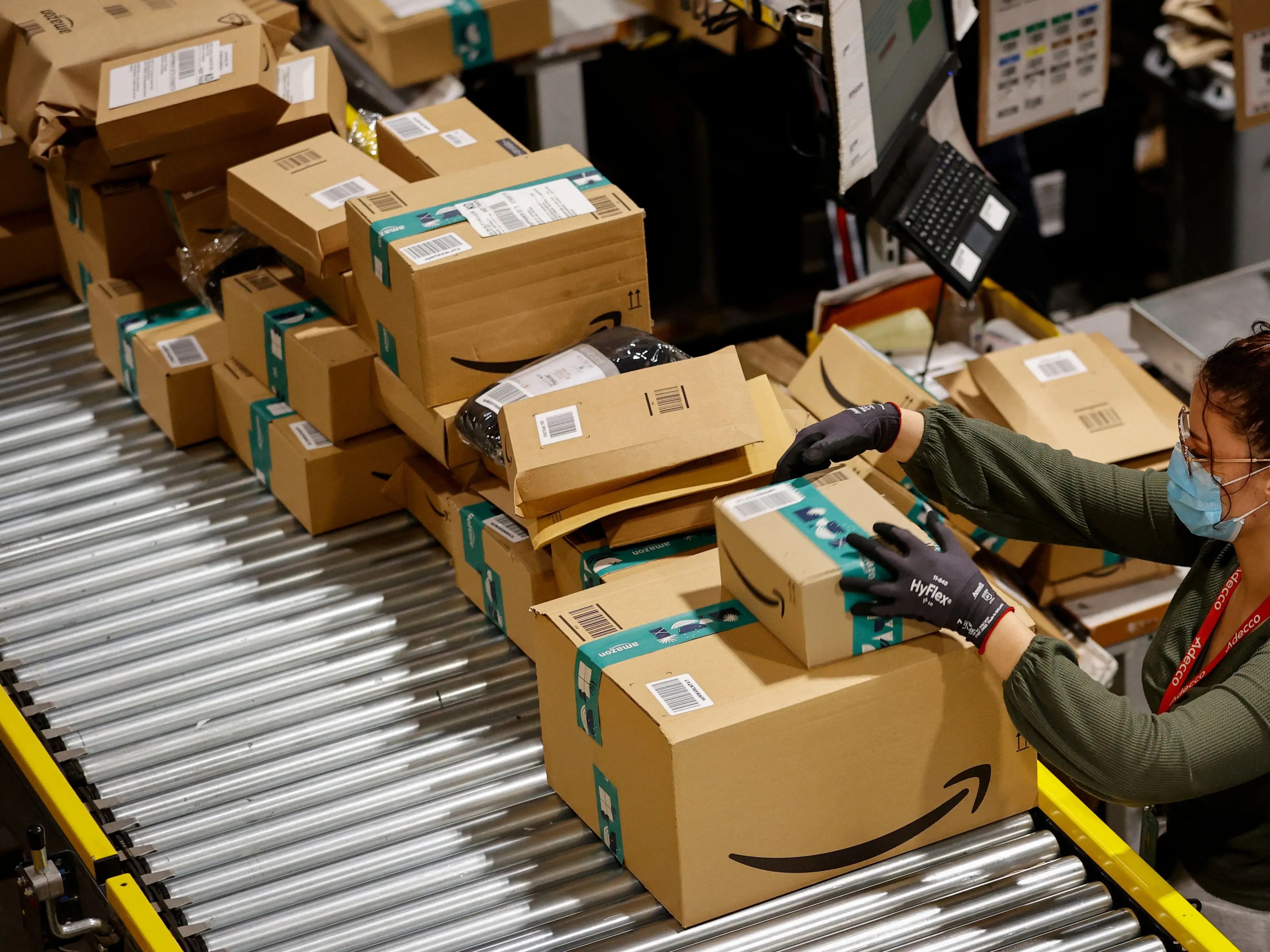 Leaked Pay Scales Show Amazon's Warehouse Pay Raises Will Vary Widely