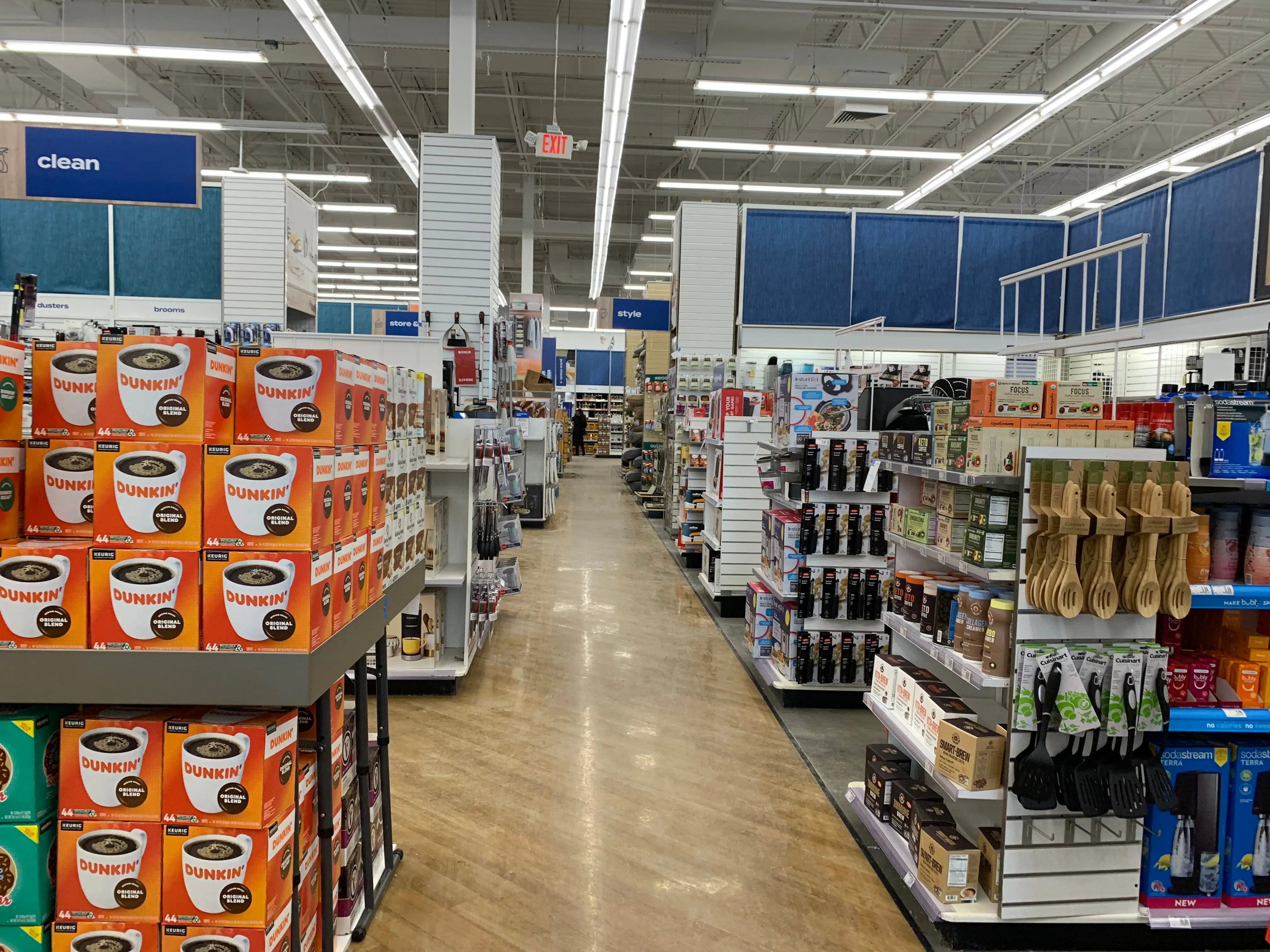 The CEO who decluttered Bed Bath and Beyond's stores is out. We visited