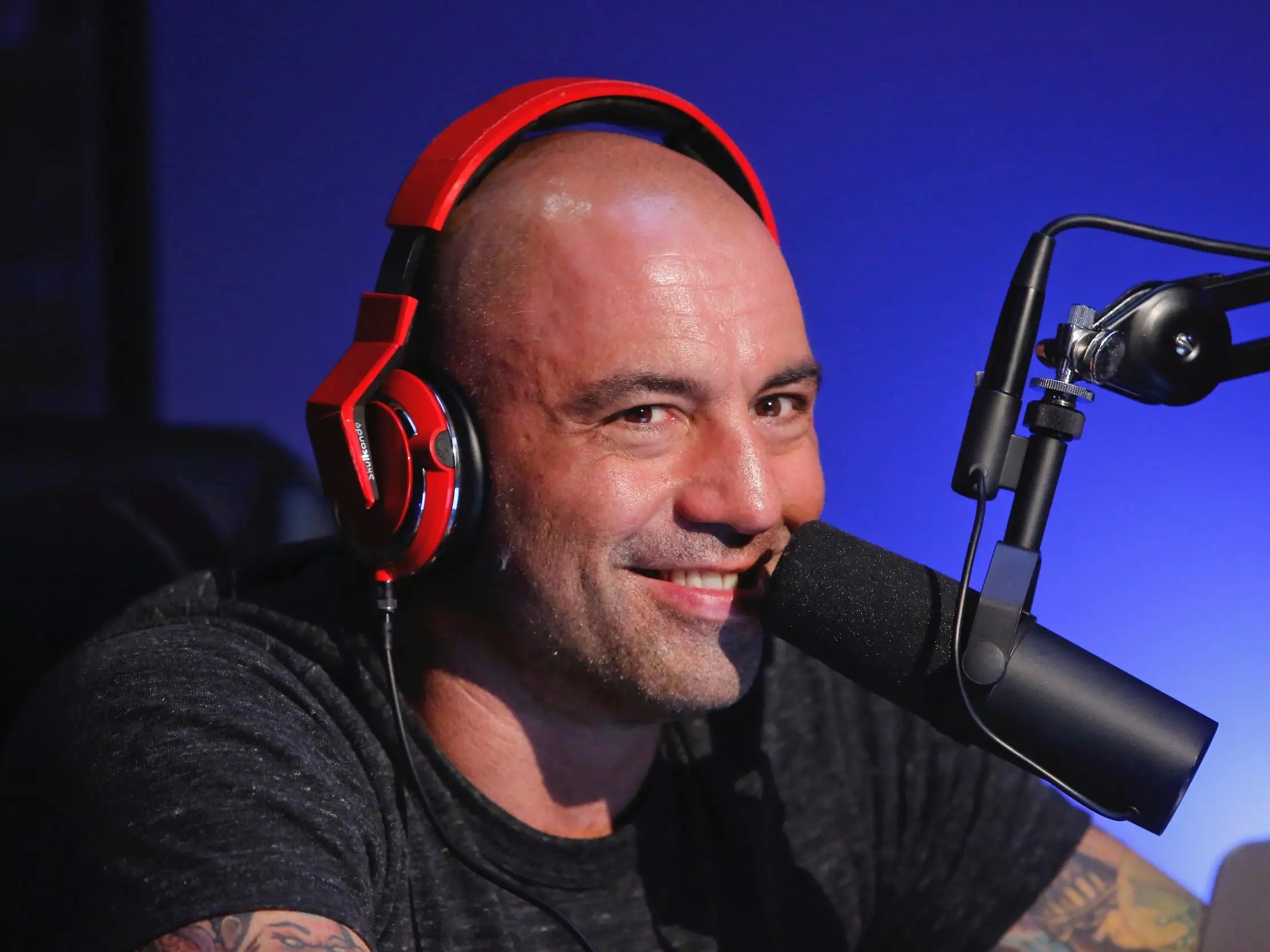 Joe Rogan Guest List 2023 Spotify Reportedly Paid $200 Million For Joe Rogan's Podcast