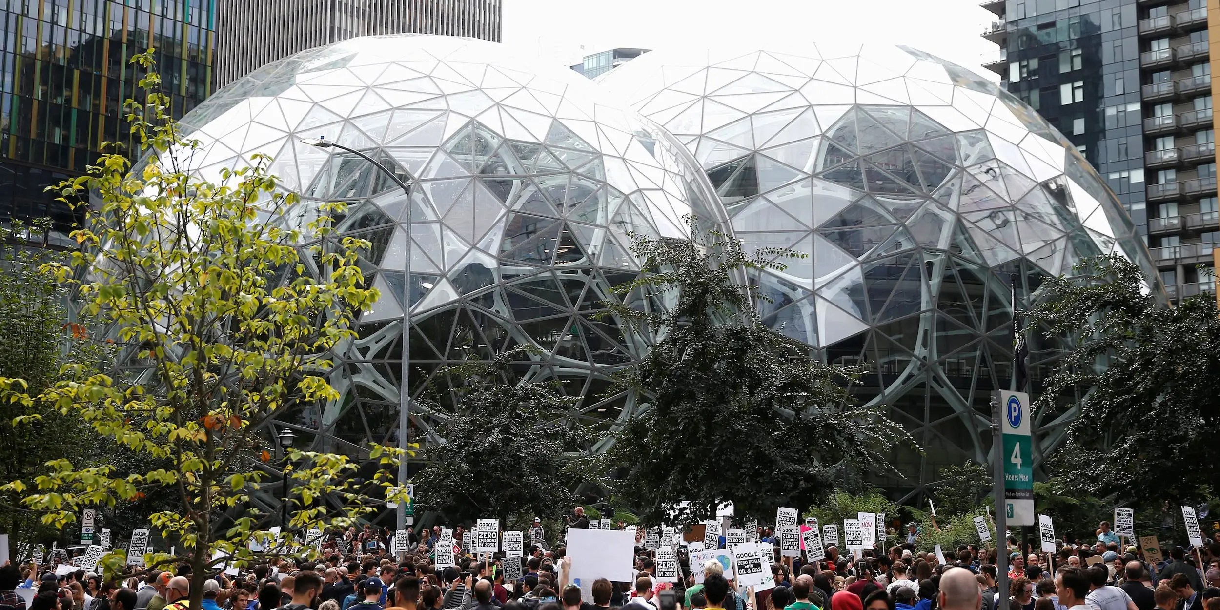 Amazon employee stock rewards at record high in competitive labor