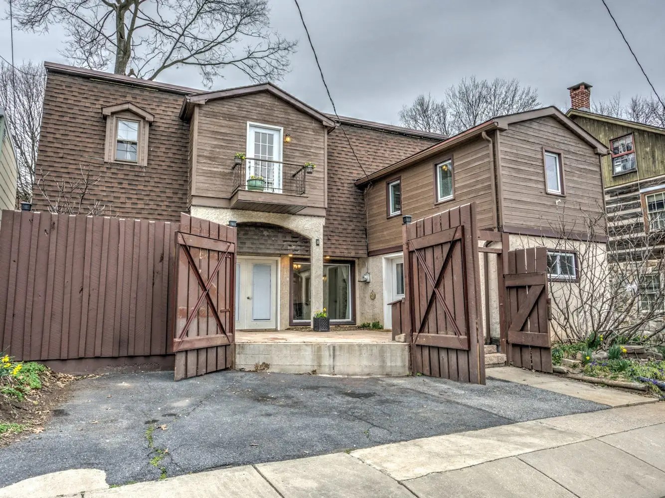 A Pennsylvania Home With a Cave Built Into It Is for Sale for 297,000