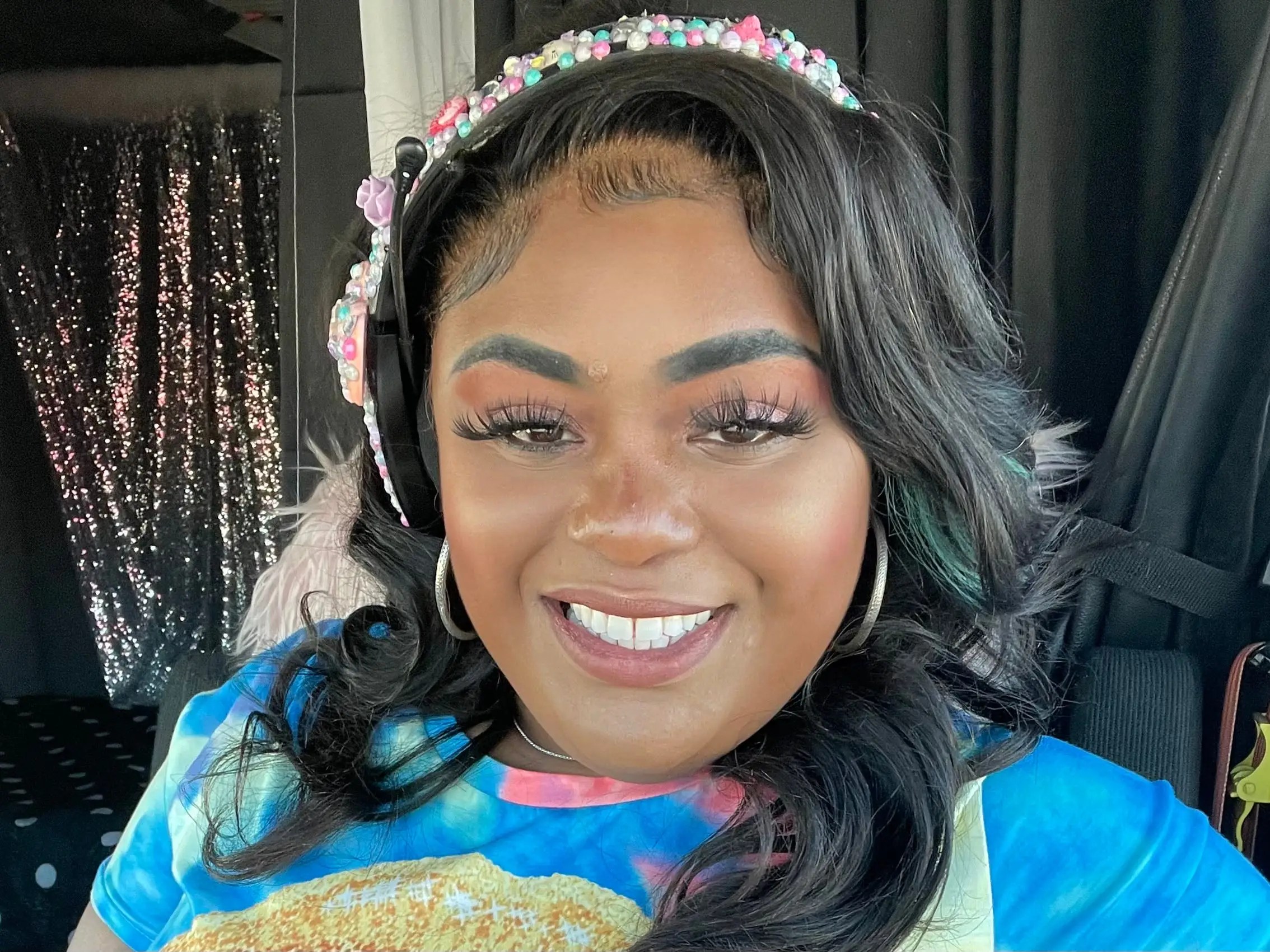 How to Start a Trucking Business As a Woman and Make 6 Figures