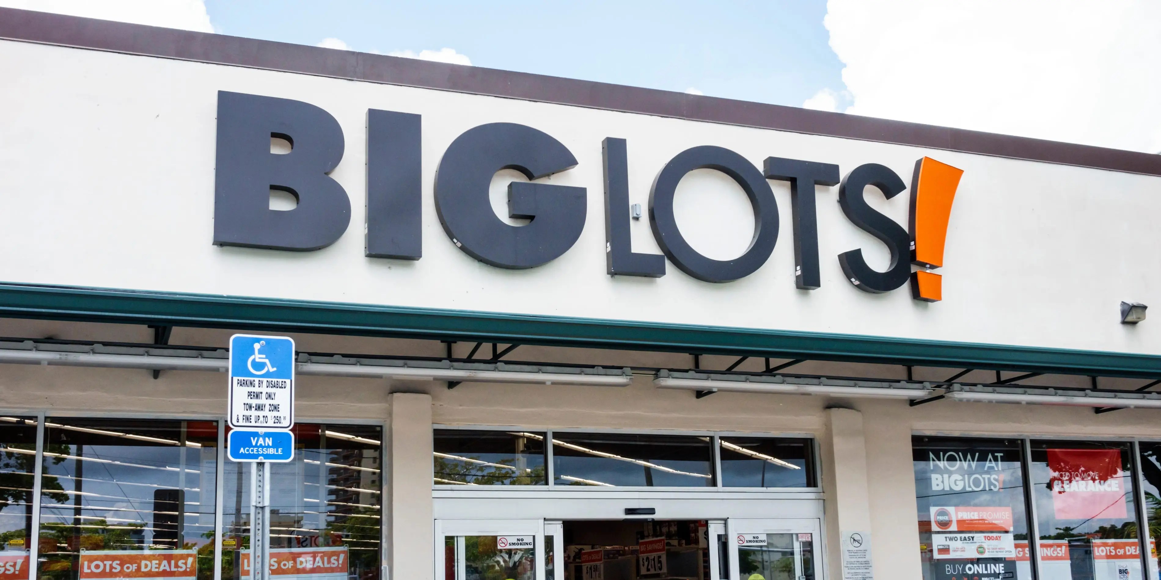 Big Lots Sinks 12 After Swing to Q1 Loss As Inflation Hits Customers