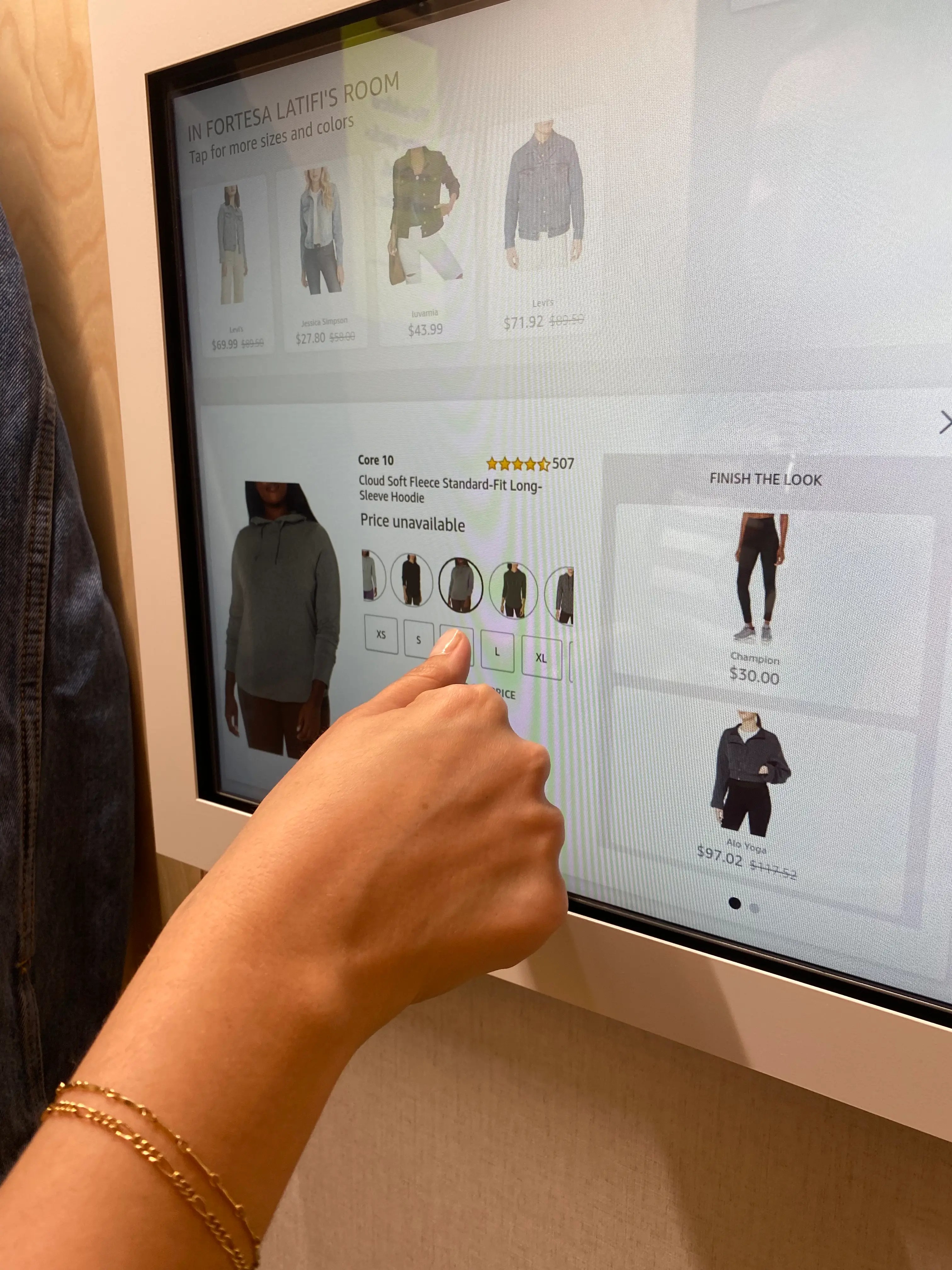 PHOTOS Tour the First Amazon Style Clothing Store in LA Business Insider