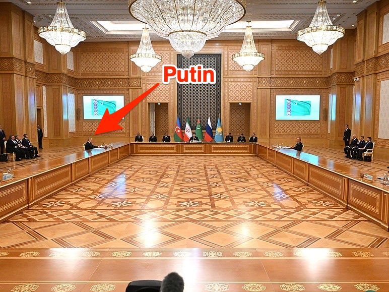 Putin's Long Table at Kremlin Dwarfed by Massive Table in Turkmenistan