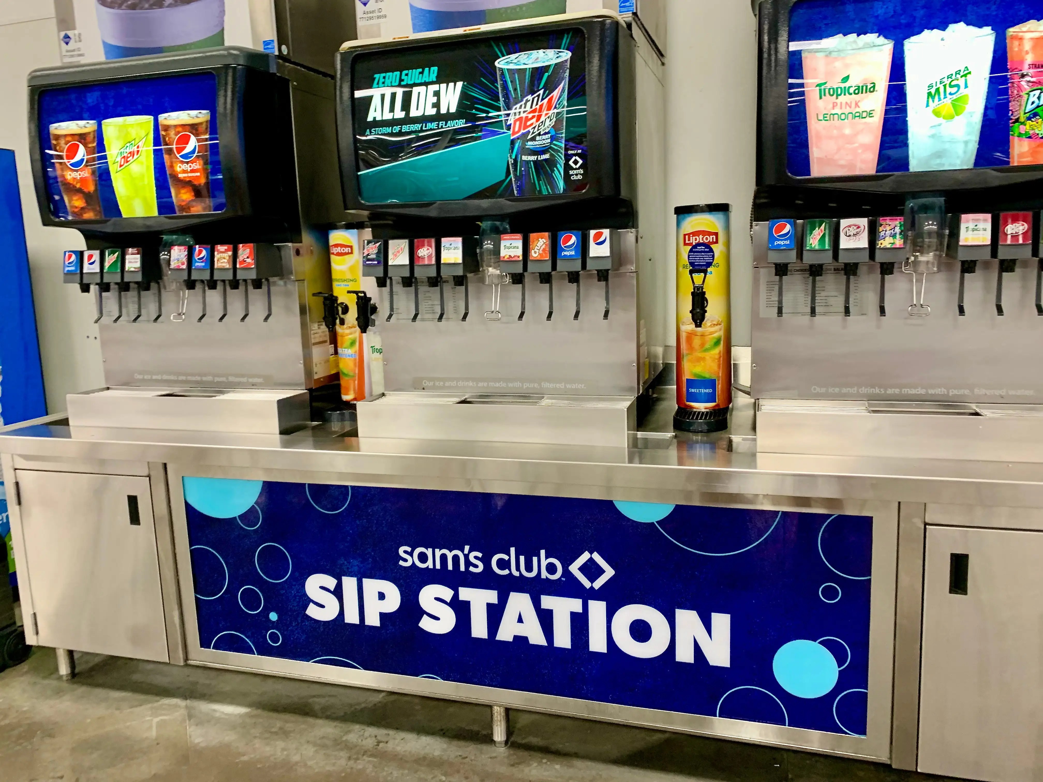 I compared food courts at Sam's Club and Costco, and this is why Costco