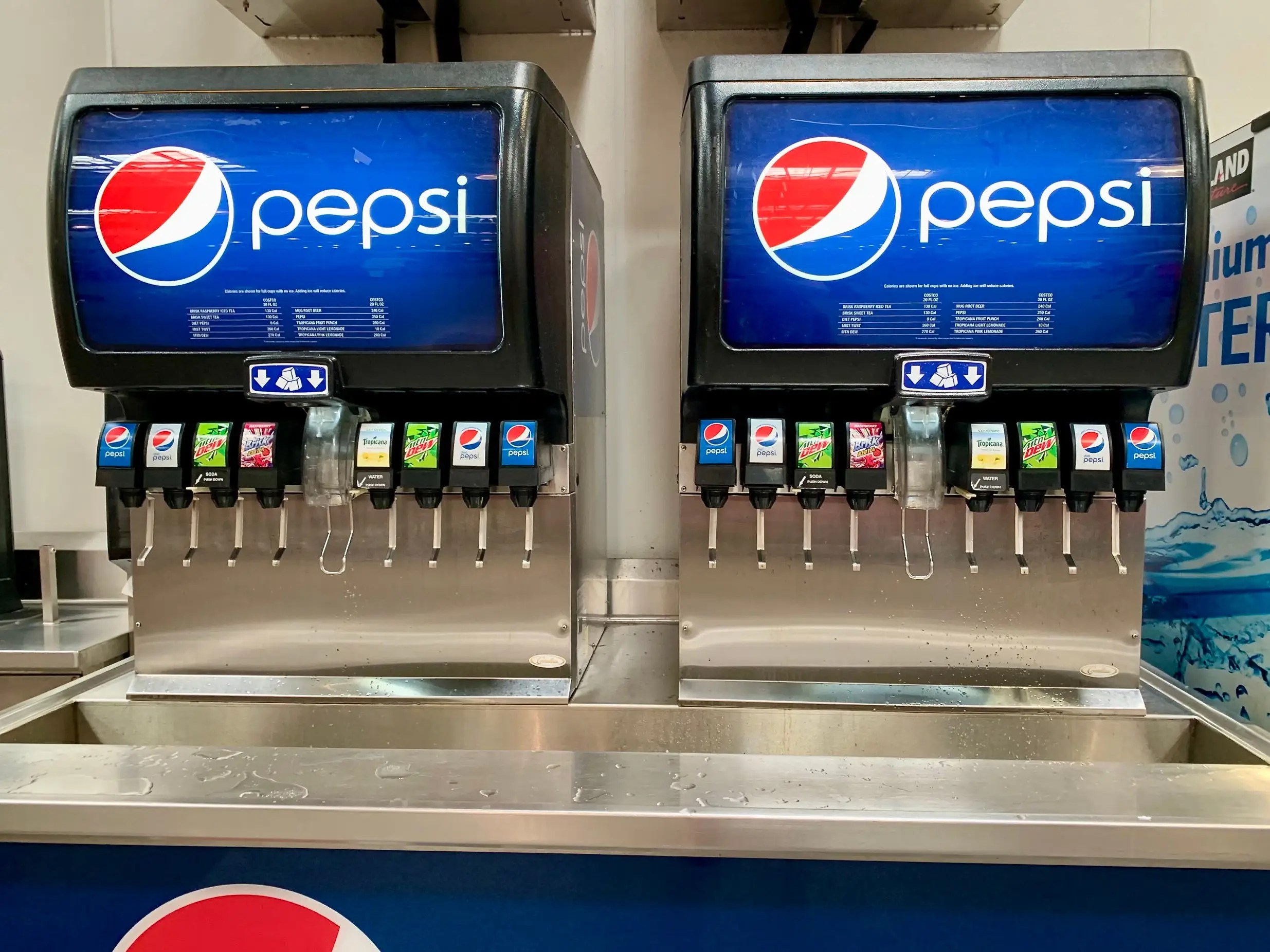 I compared food courts at Sam's Club and Costco, and this is why Costco