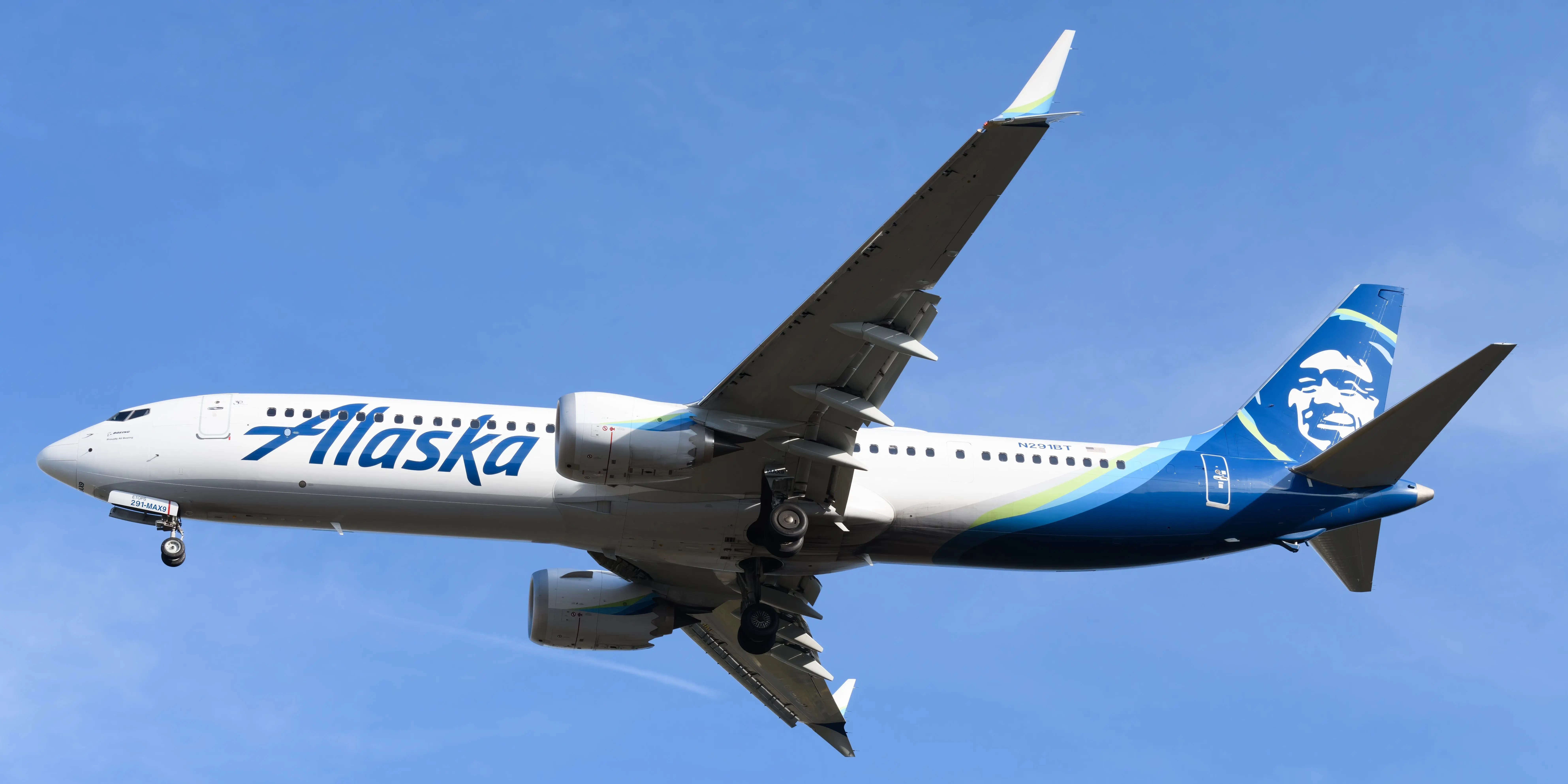 Argument Between Pilots Delays Alaska Airlines Flight Business Insider