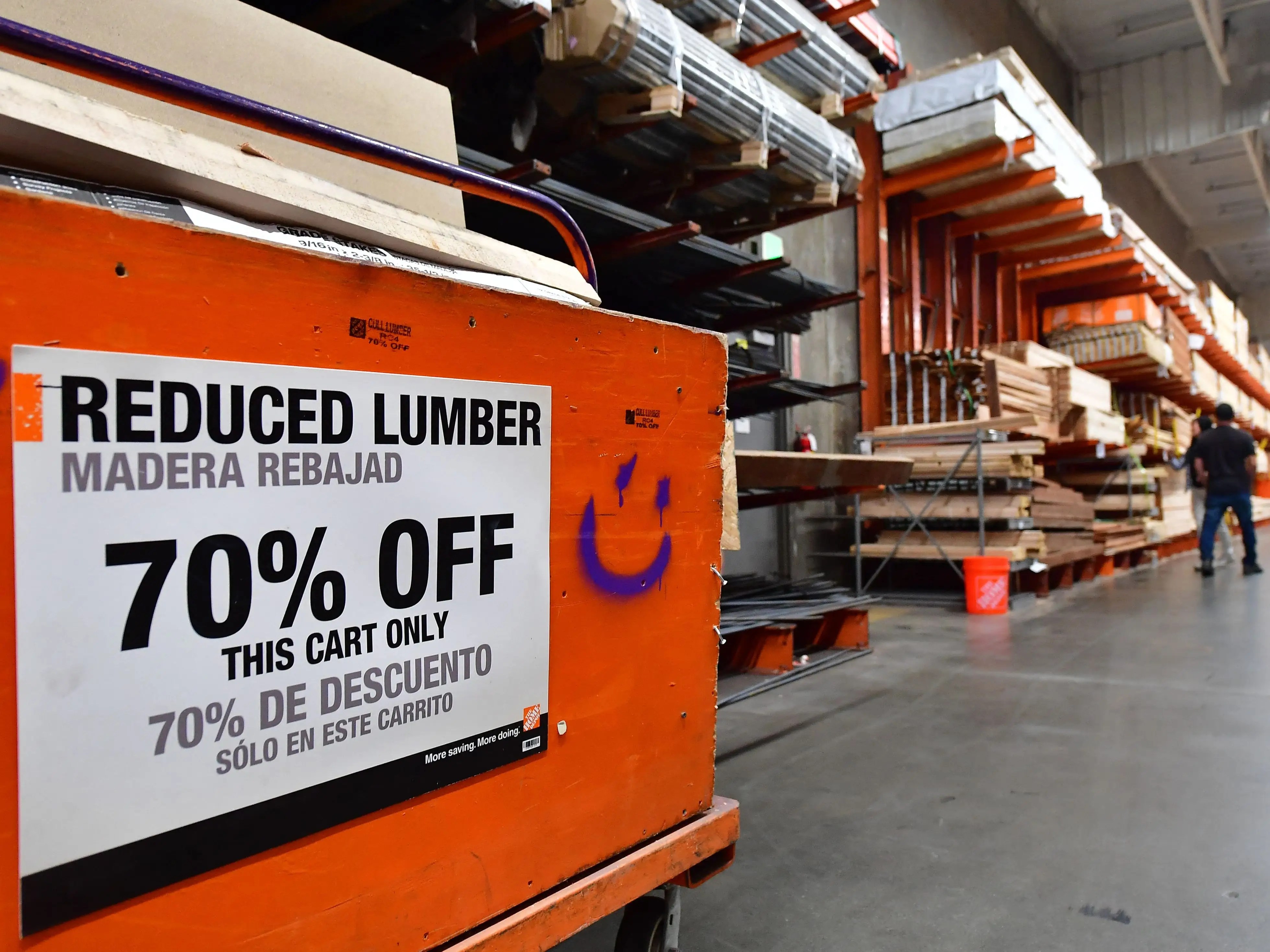 Lumber prices decline to a new 2022 low as Goldman warns housing market