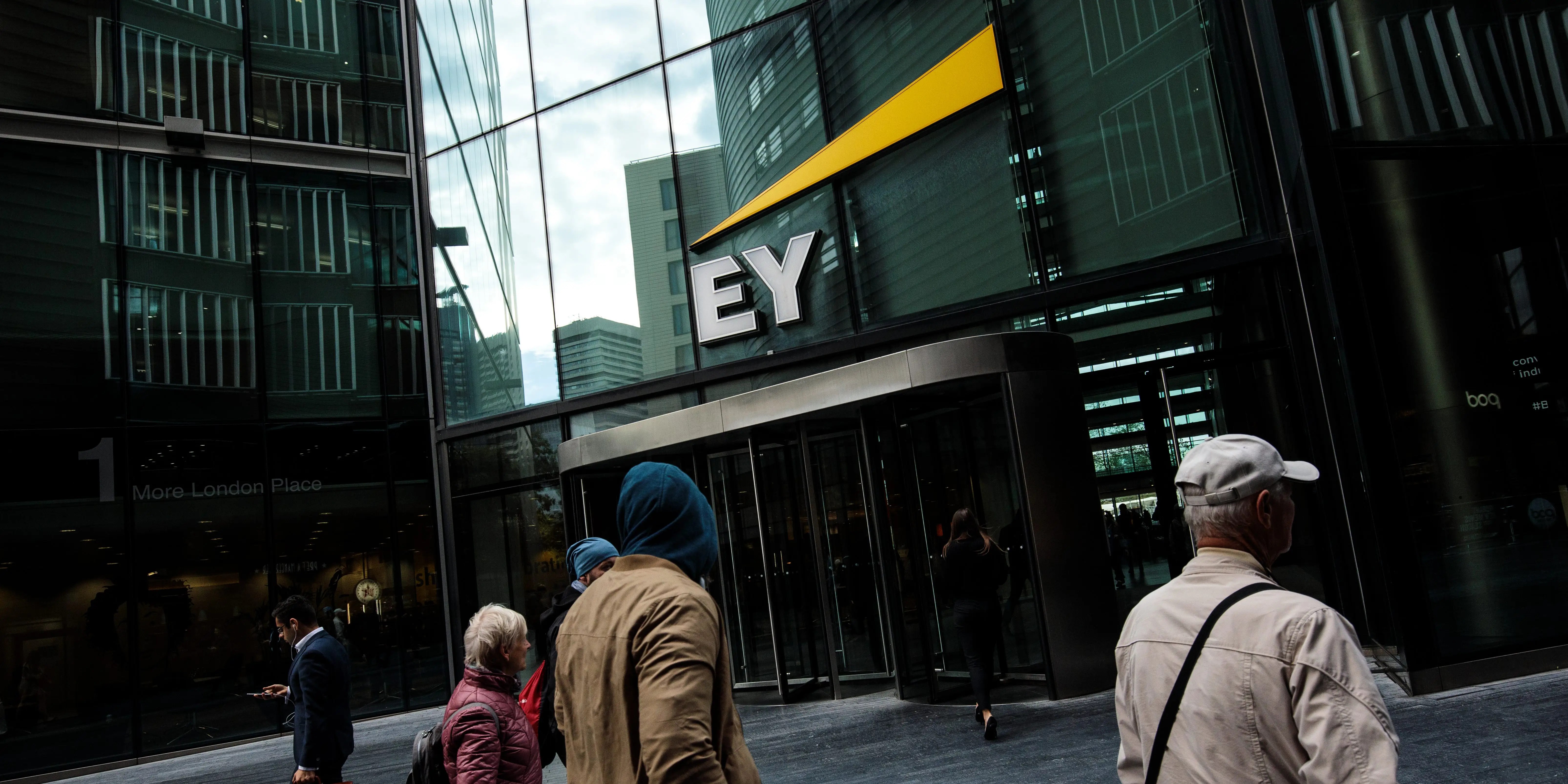Ernst & Young Executives Are Finalizing a Plan to Split the Accounting