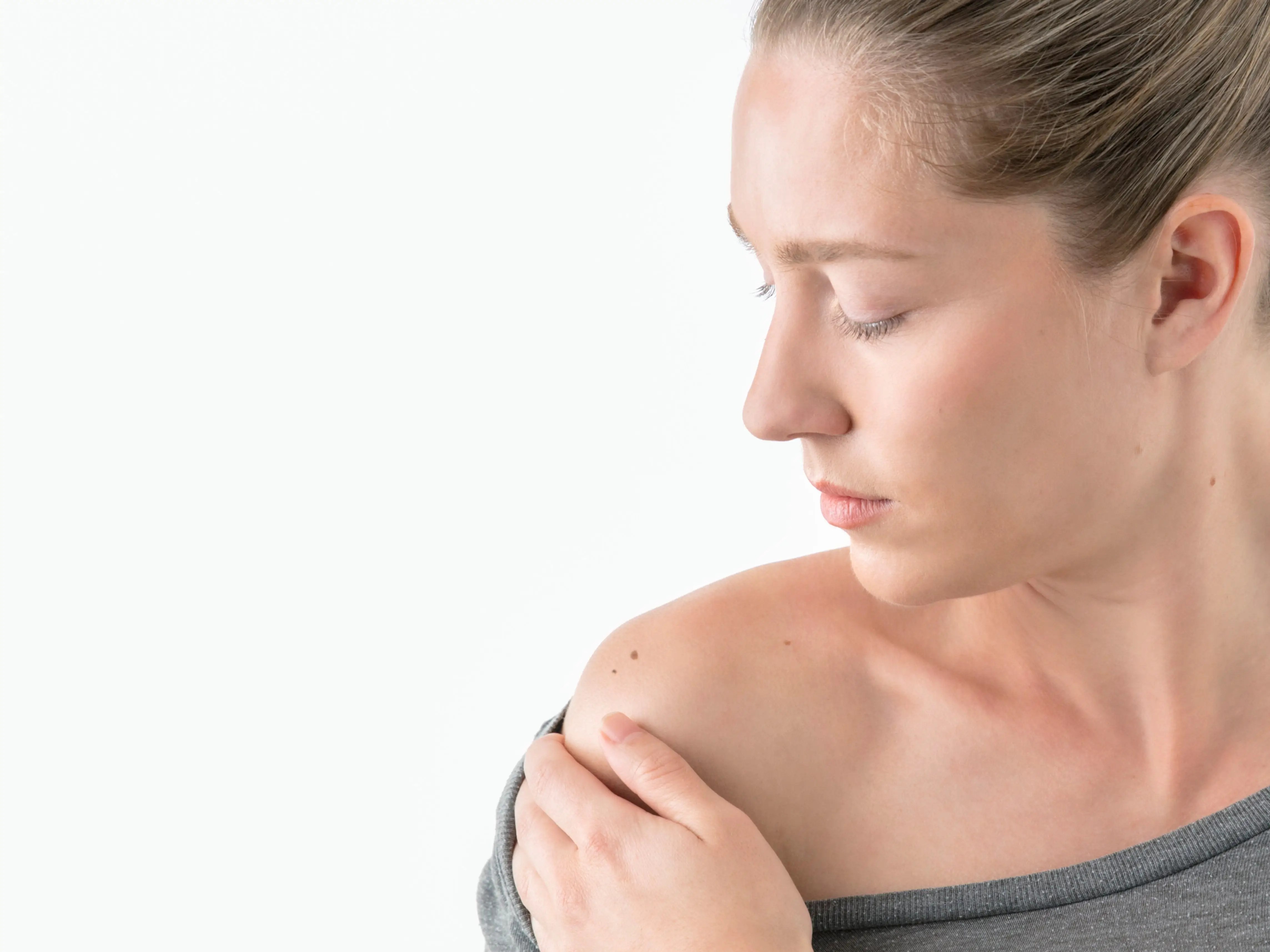 A nurse who checks moles for cancer says to follow the 'ugly duckling