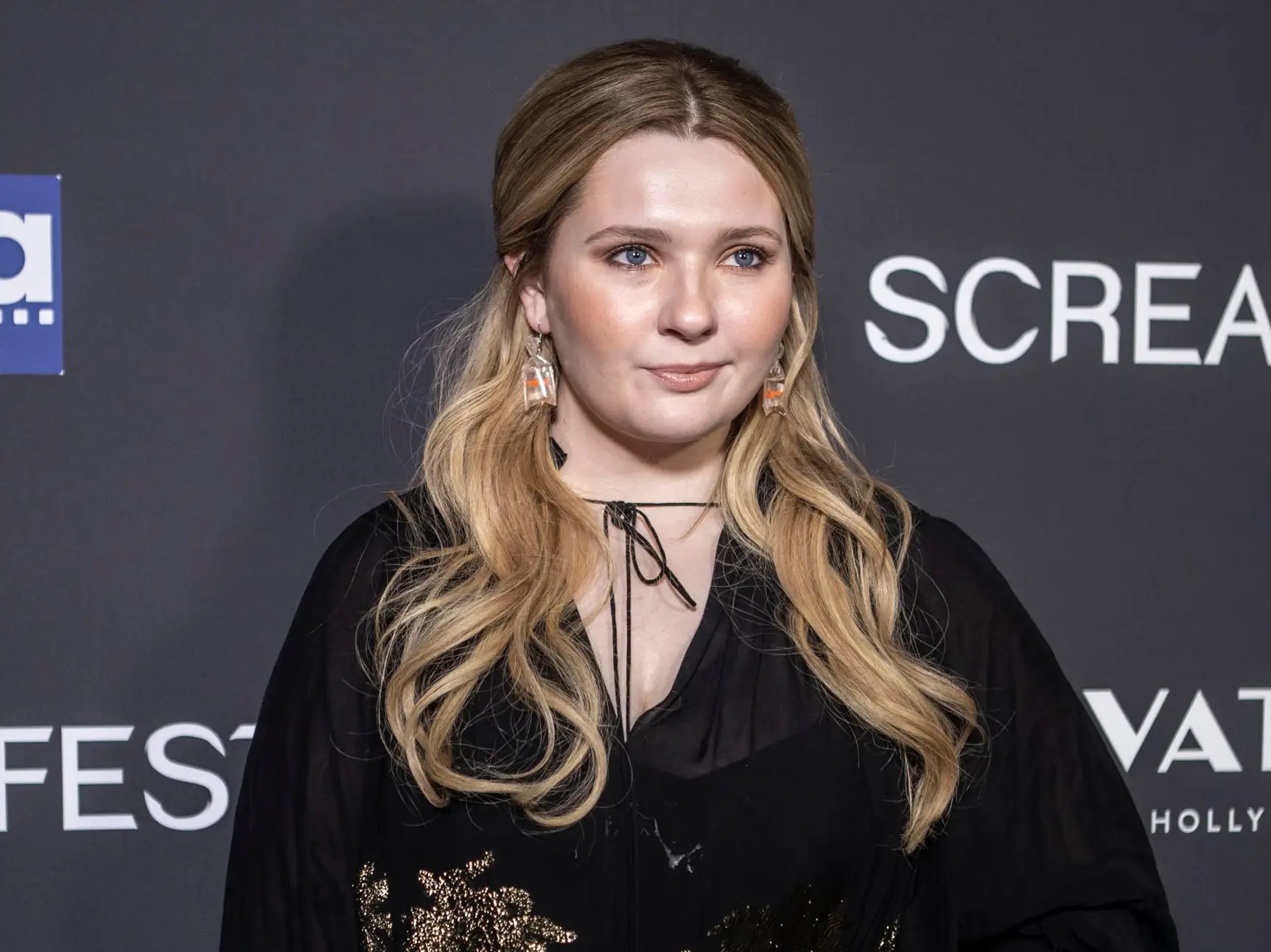 Abigail Breslin Opens up About Past Abusive Relationship Business Insider