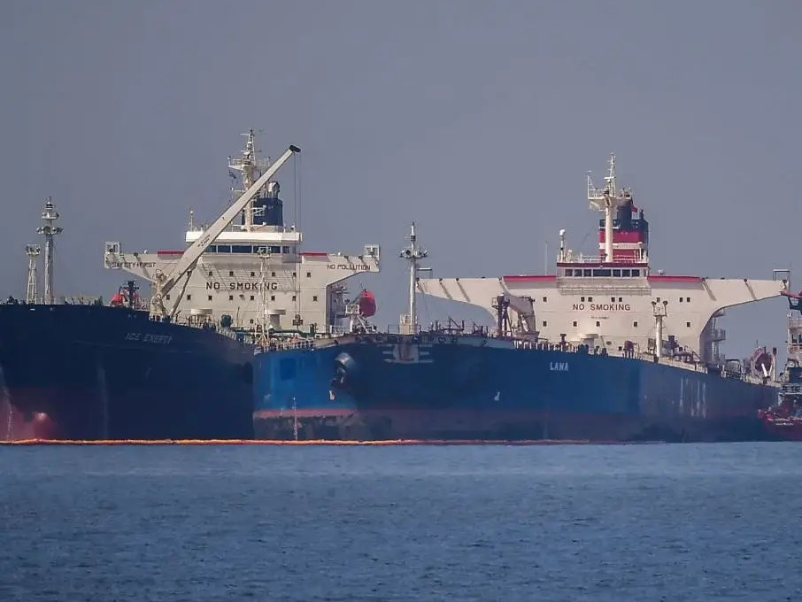 Middle Eastern, Asian Companies Buy up Old Tankers to Ship Russian Oil