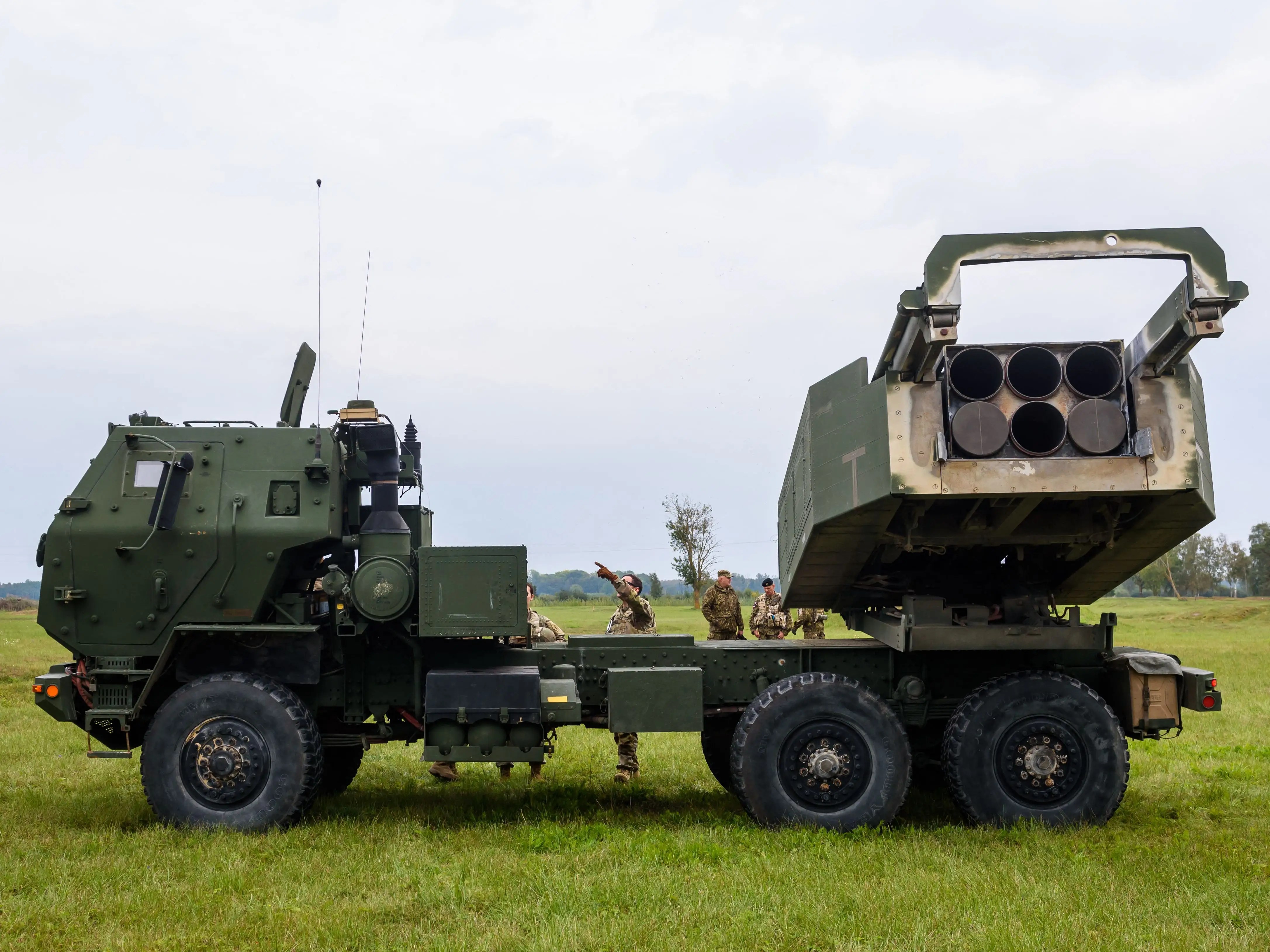 US Limited HIMARS Rocket Launchers Before Giving to Ukraine WSJ