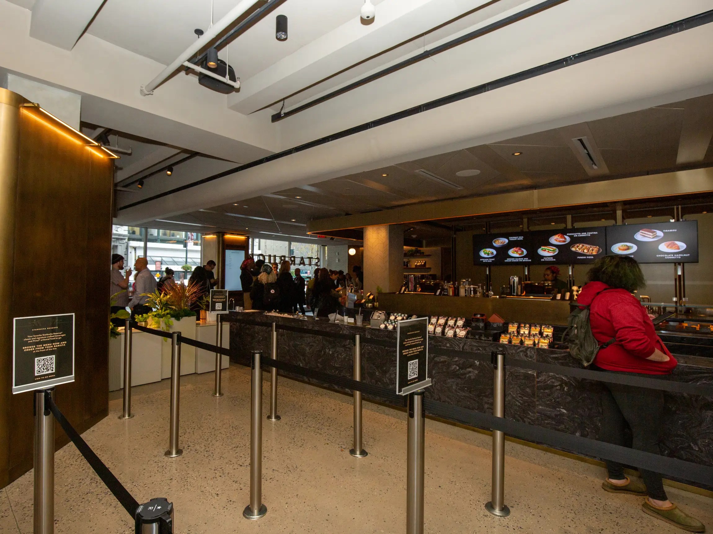I went to Starbucks' newest flagship store in the Empire State Building