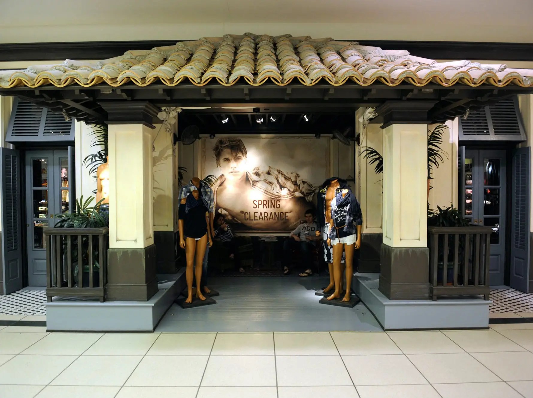 See bizarre photos of dead Hollister stores turned into aquariums, haunted houses, escape rooms
