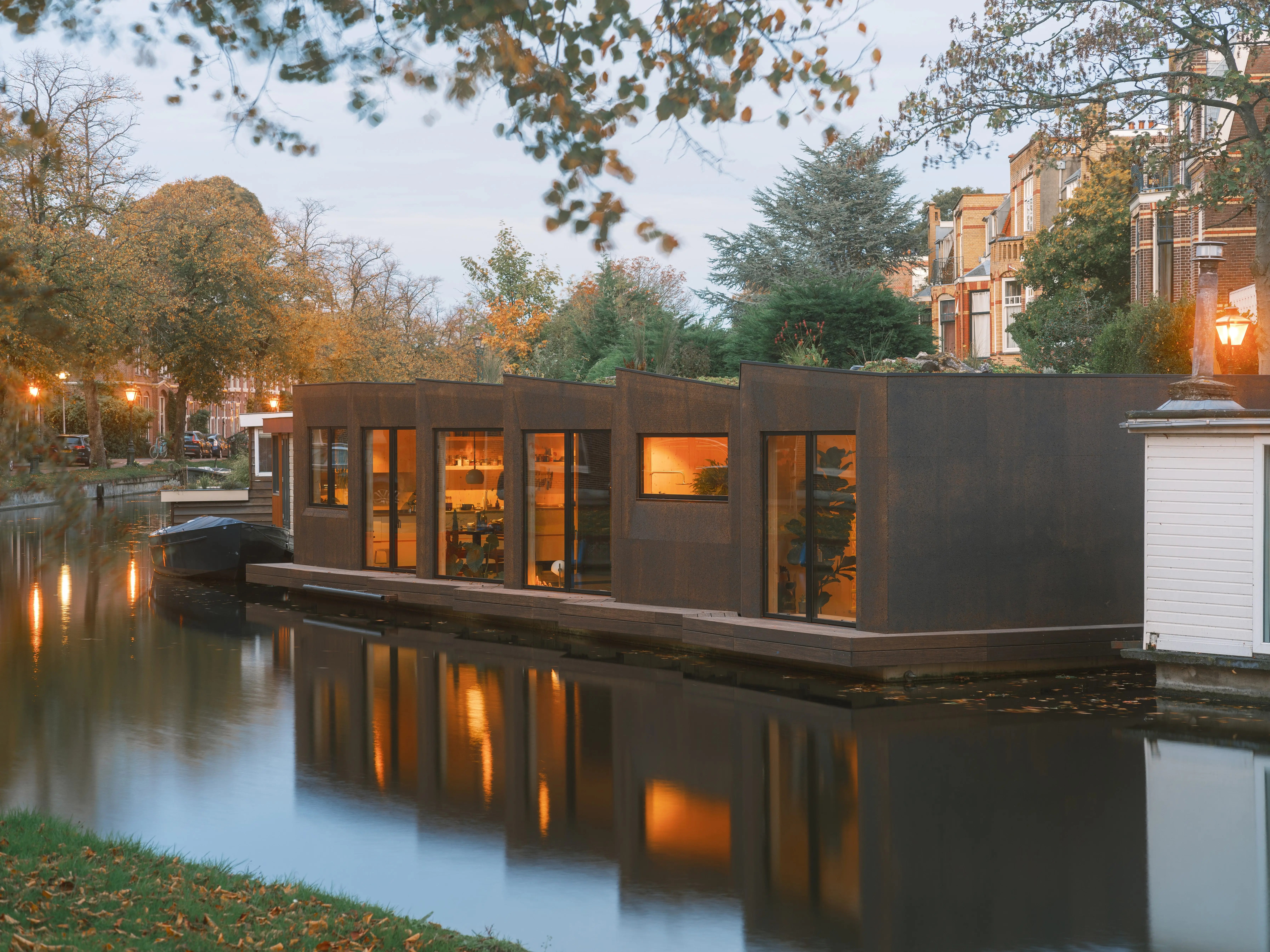 Inside a Green Floating House in a Netherlands Canal Photos