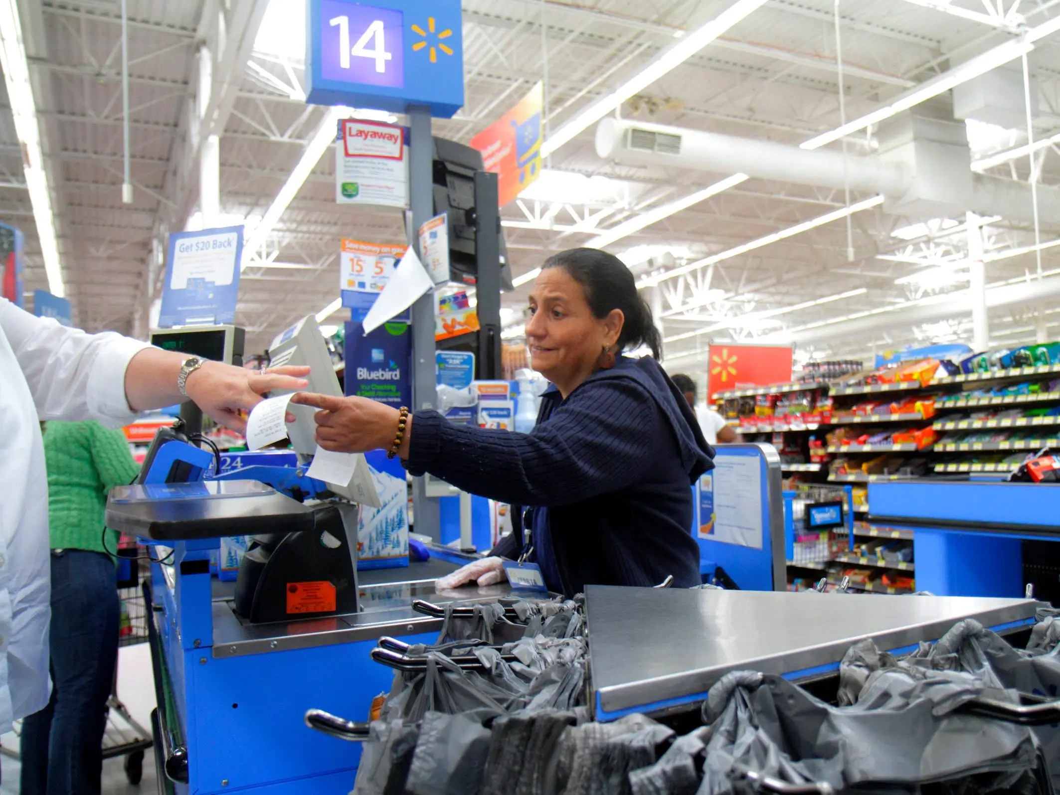 Does a retailer have to give a refund? Leia aqui What to do if a