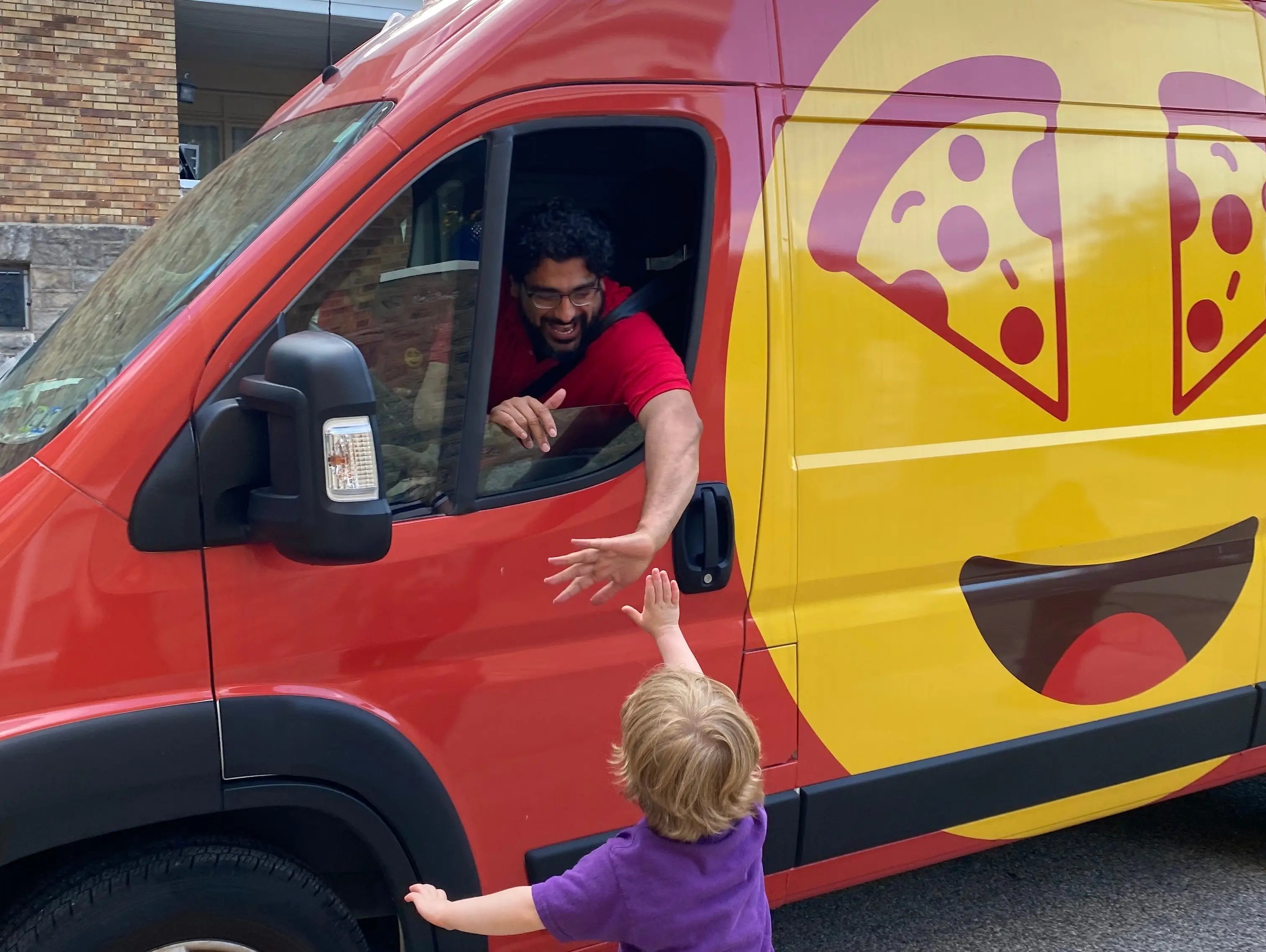 A new ultrafast pizza delivery startup in Philly delivers food in just