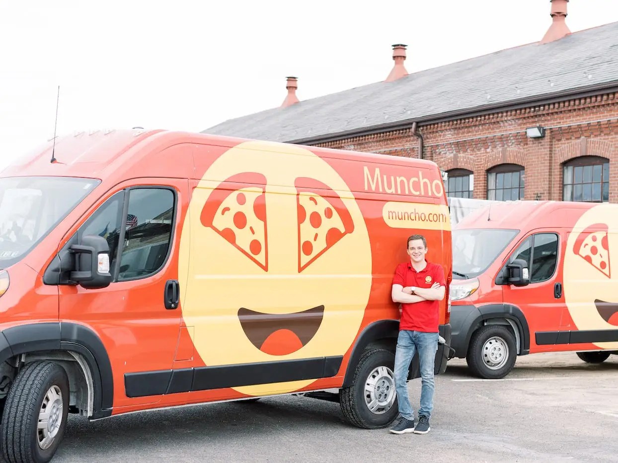 Muncho Vans Cook and Deliver Ultrafast Pizzas in Philadelphia